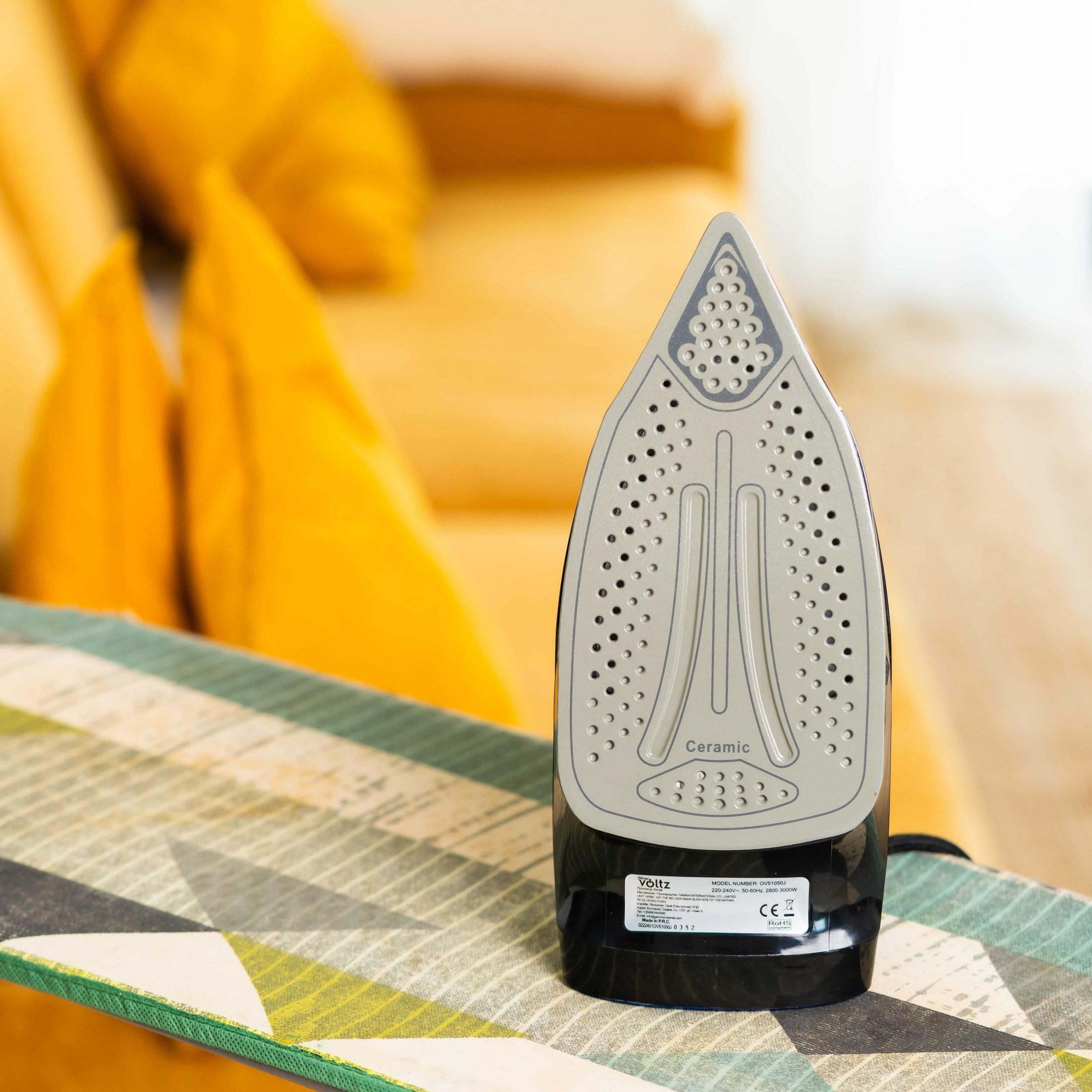 Fier de calcat albastru cu aburi Oliver Voltz