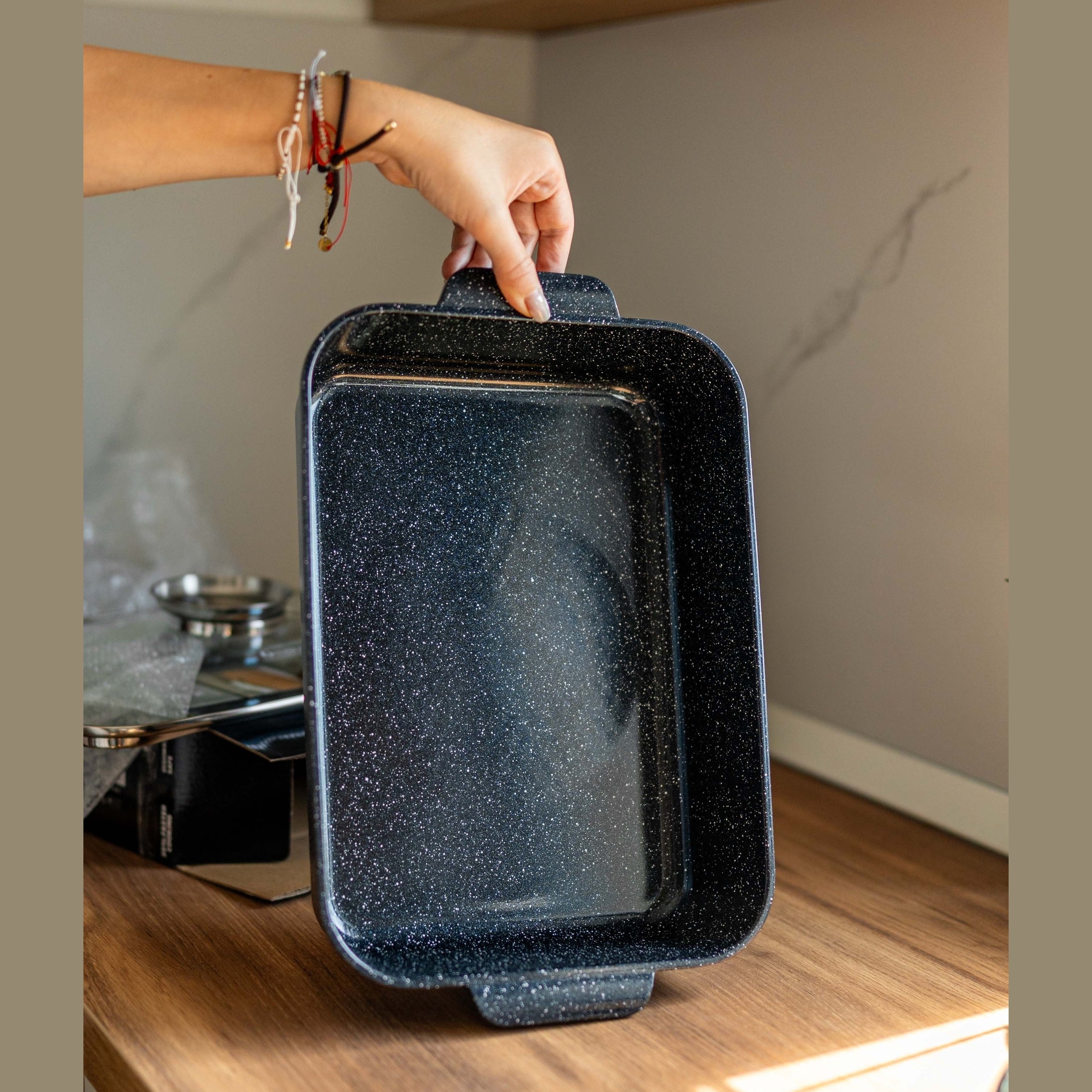 Roaster capac din sticla, 32x23x7.5cm, Interior din marmura, Temperatura de utilizare -20 pana la +220 ° C, 3 Straturi