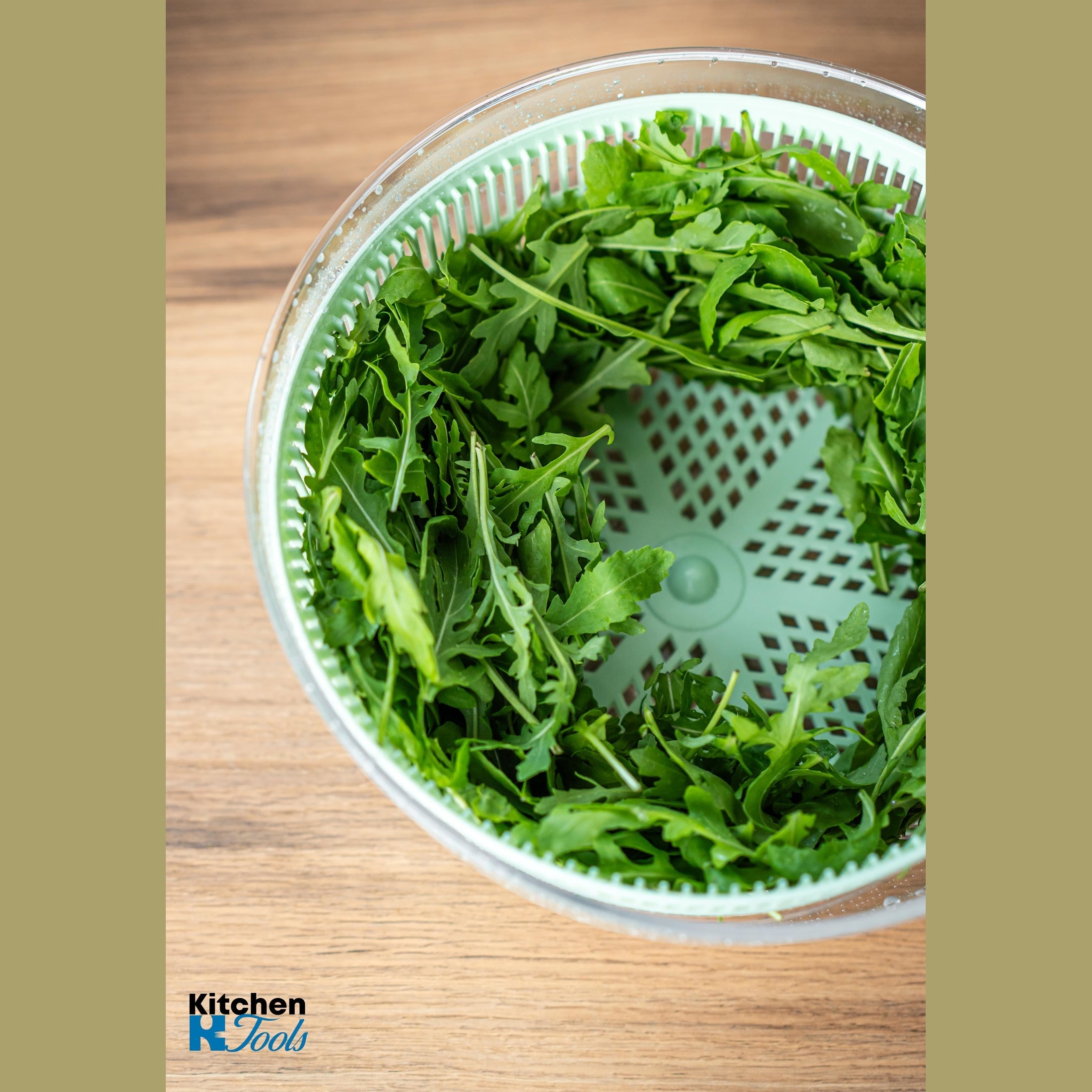 Set Uscător Salată 24,5 cm / 4 L + Tocător Manual cu 3 Lame 0,65 L – pentru Legume, Fructe, Nuci, Gheata - Oliver Voltz