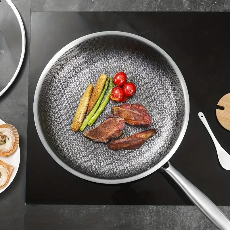 Tigaie WOK hybrid FUSIONHEX PRO, 28x8.5cm, capac sticla, suprafata anti-zgarieturi, acoperire antiaderenta, inox 18/10, Goldmann