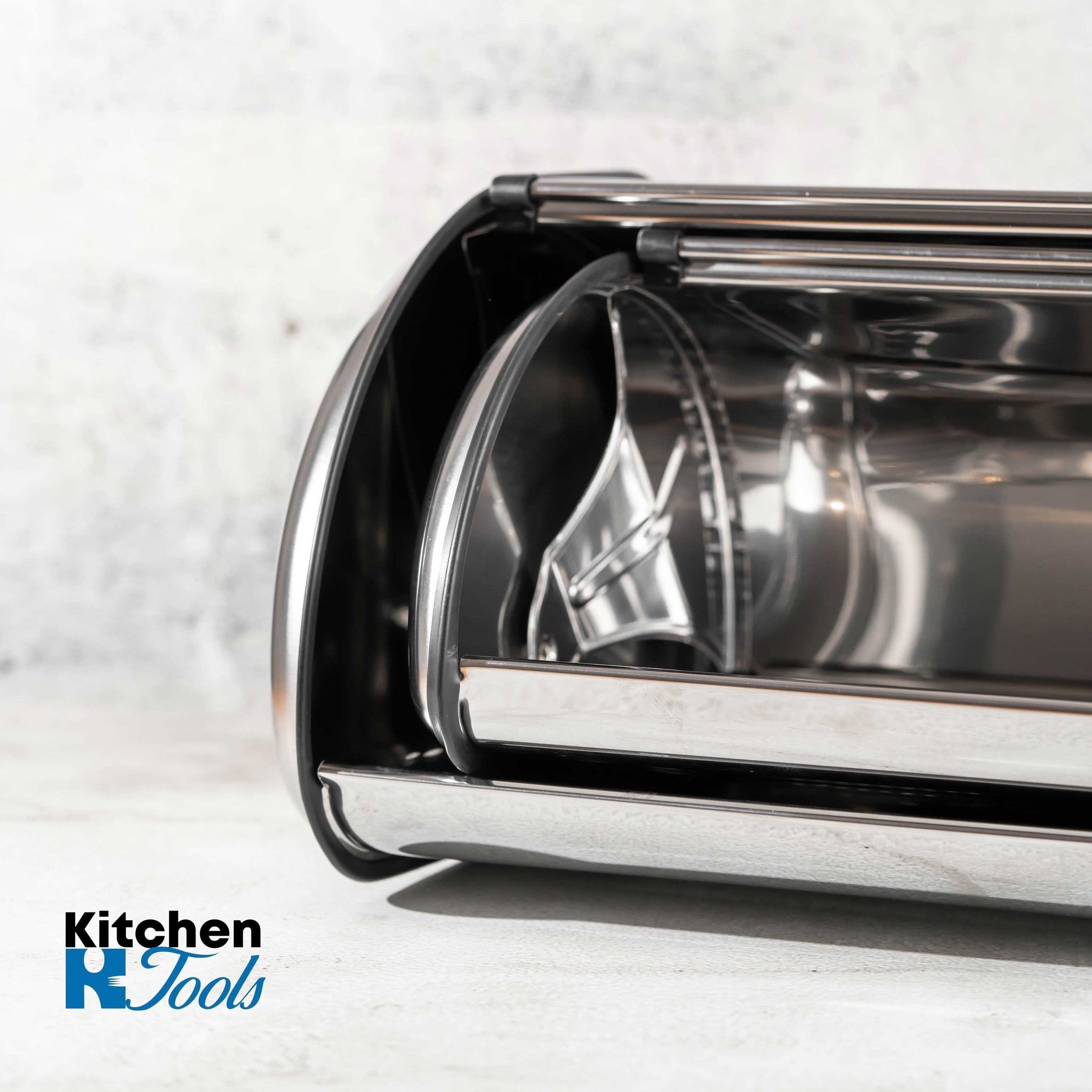 Cutie Inox pentru Pâine Bohmann, elegantă și compactă