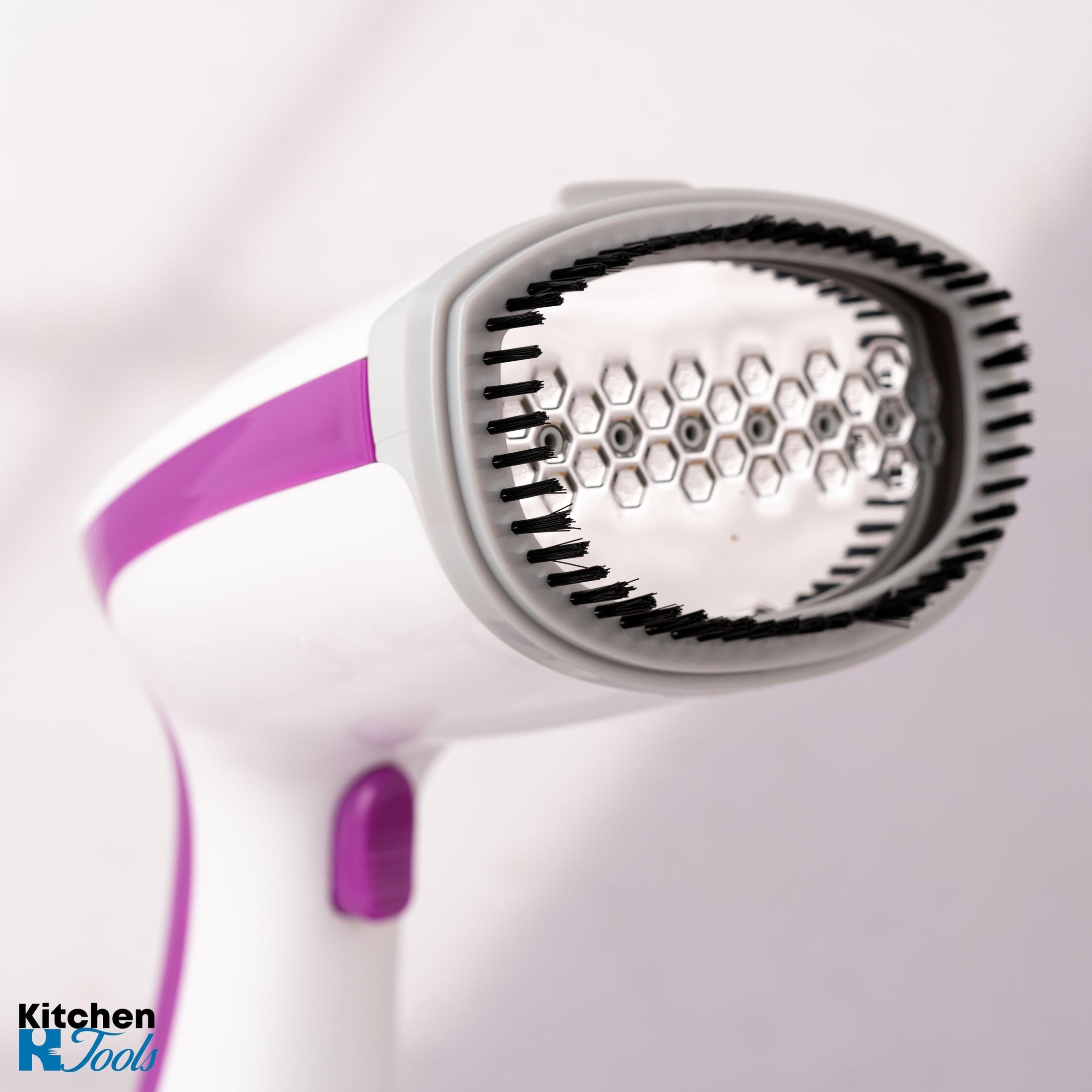 Aparat de calcat vertical cu aburi Oliver Voltz, roz