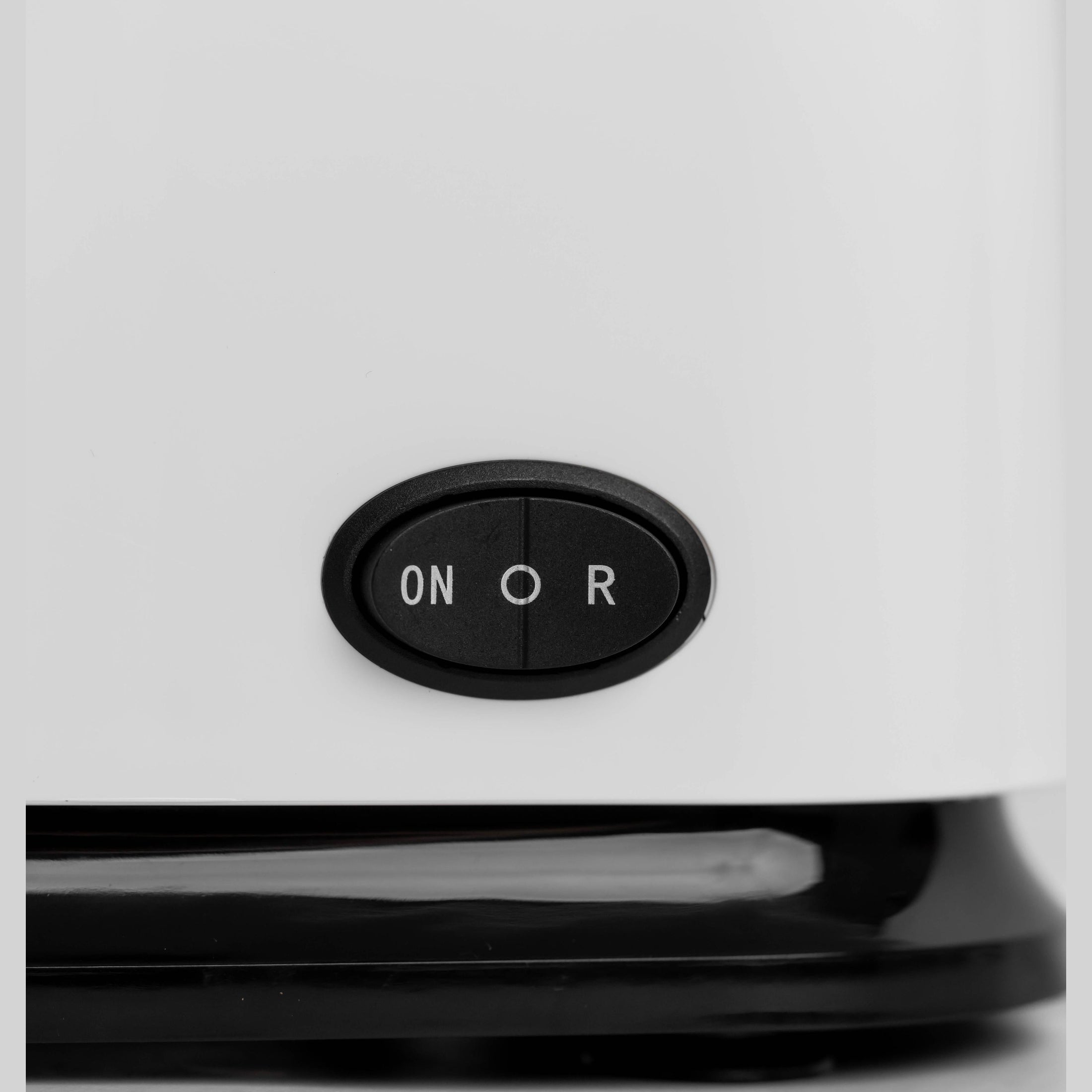 Mașina de tocat Rosberg, alb, cu storcător de roșii