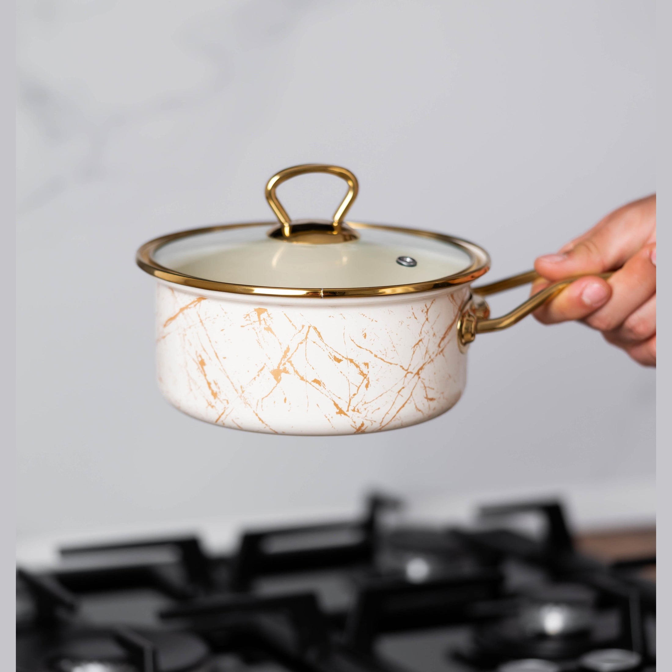 Cratiță emailată Goldmann, bej, 1.5L, manere aurii