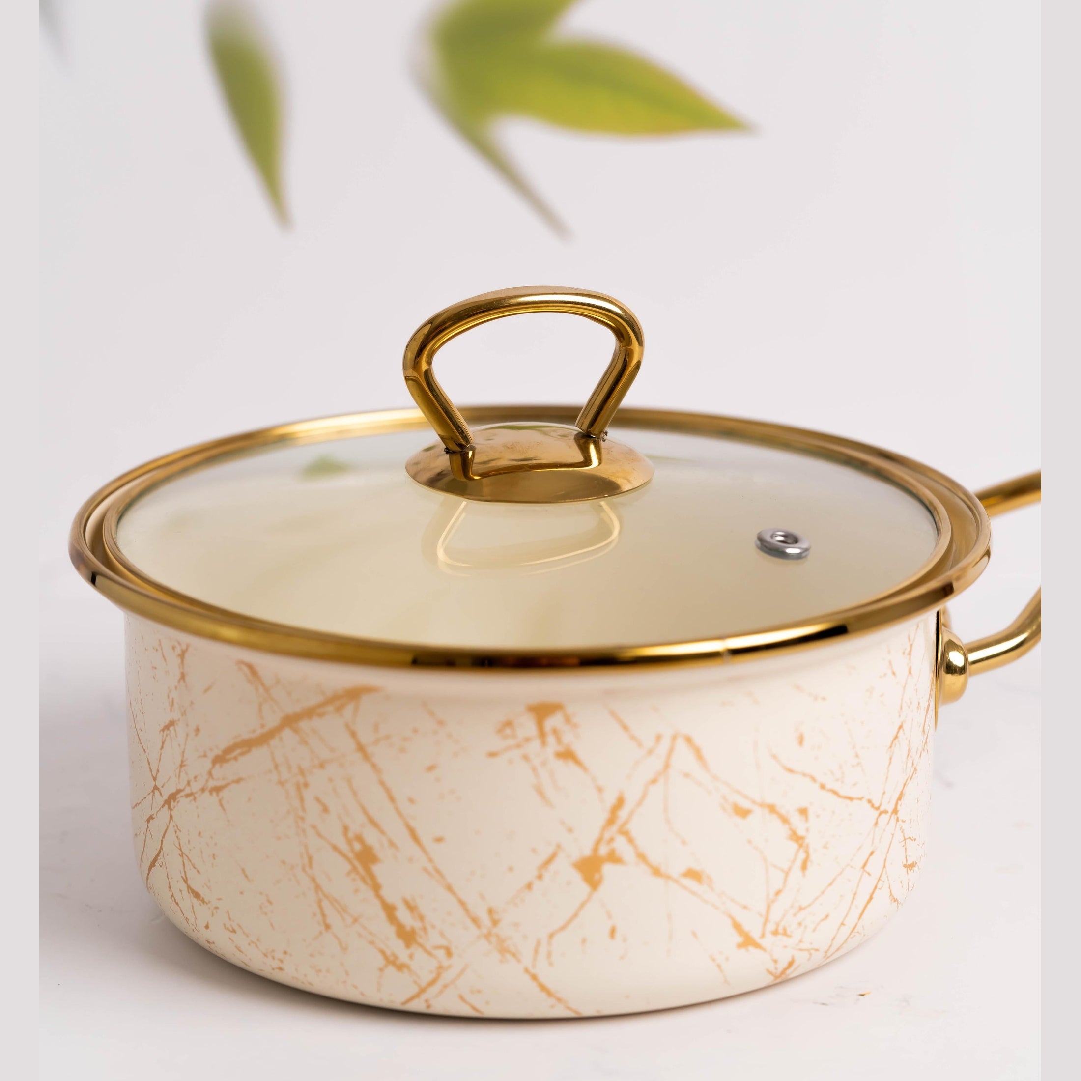 Cratiță emailată Goldmann, bej, 1.5L, manere aurii