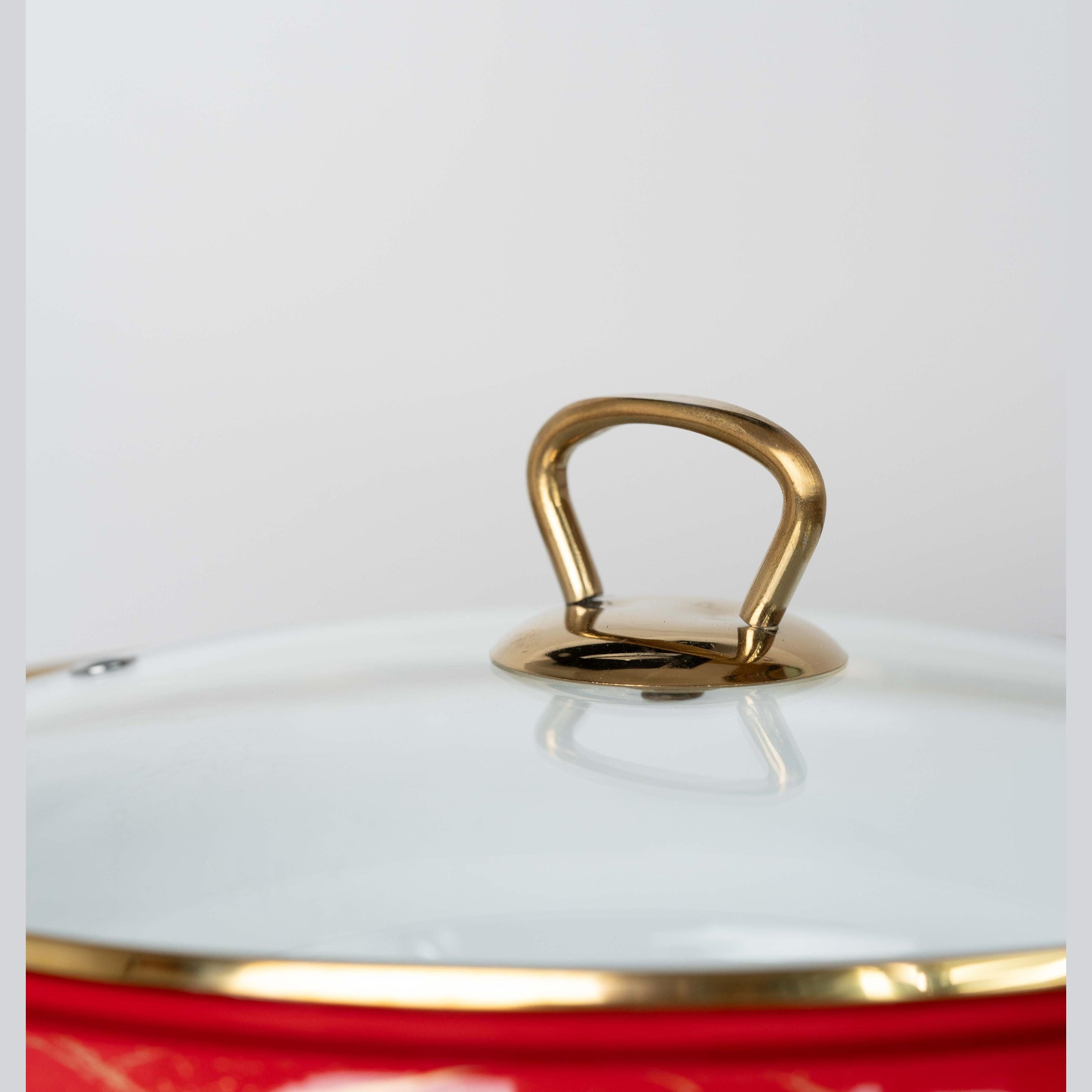 Cratiță emailată 4.5L Goldmann, manere aurii, capac sticlă