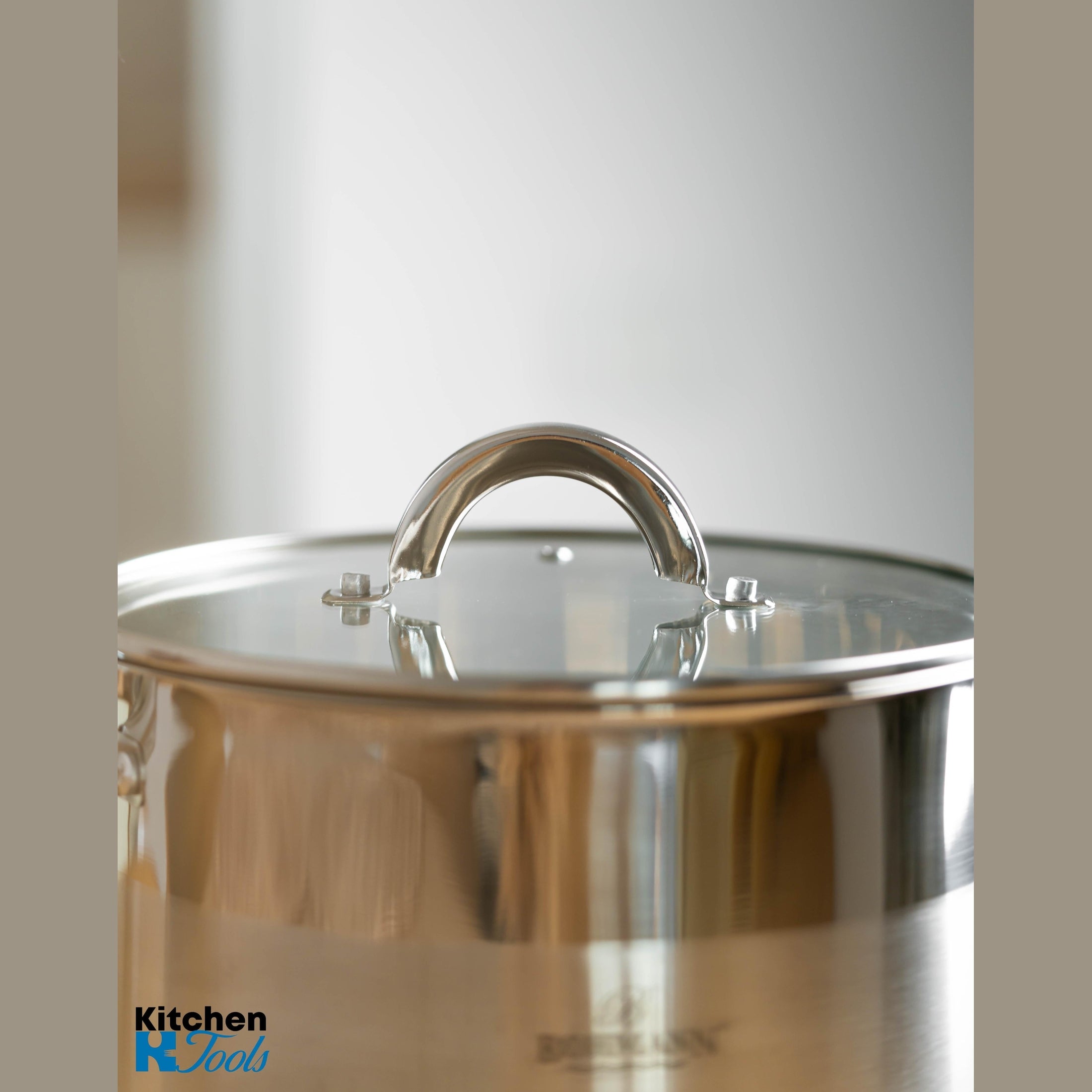 Cratiță inox cu capac Bohmann, 9.8L