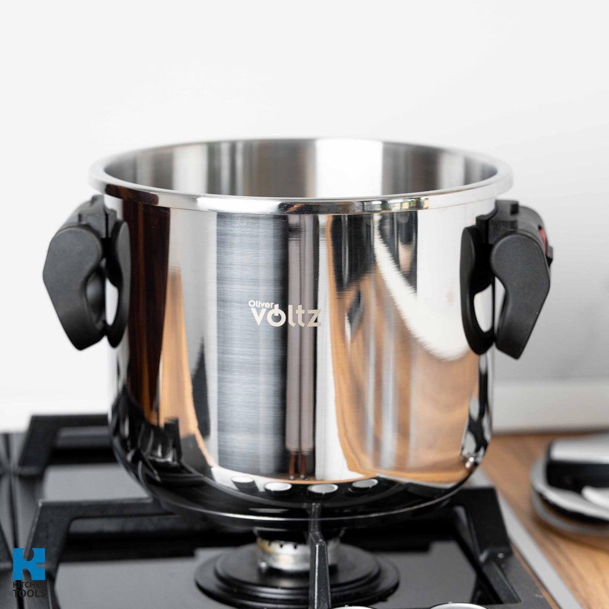 Oala sub presiune din inox, 7 litri, baza multistrat, inductie, presiune 170kPa, Oliver Voltz