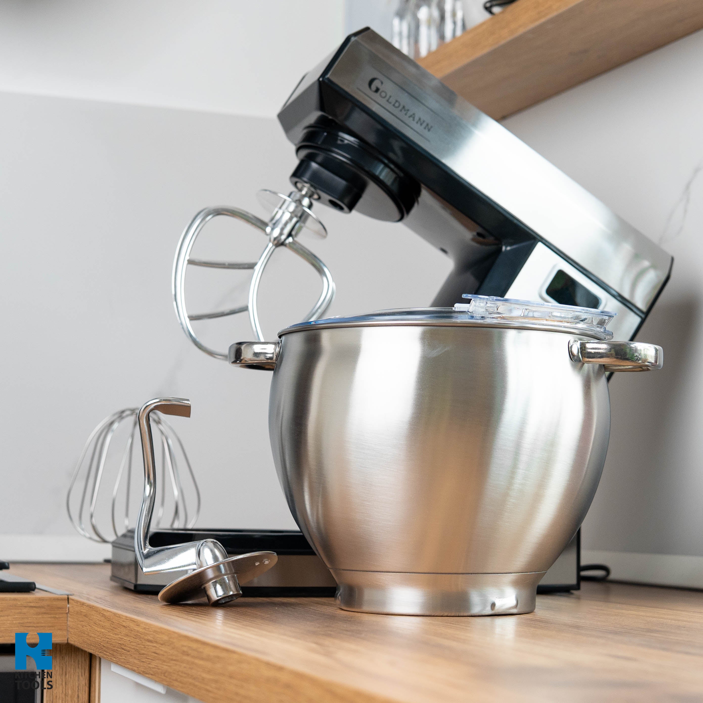 Mixer planetar, 2200 W, Bol 8.5 L Inox, 5 Accesorii, 6 Viteze, Timer/Cronometru, Angrenaje metalice, Carcasa inox, GOLDMANN, Gri