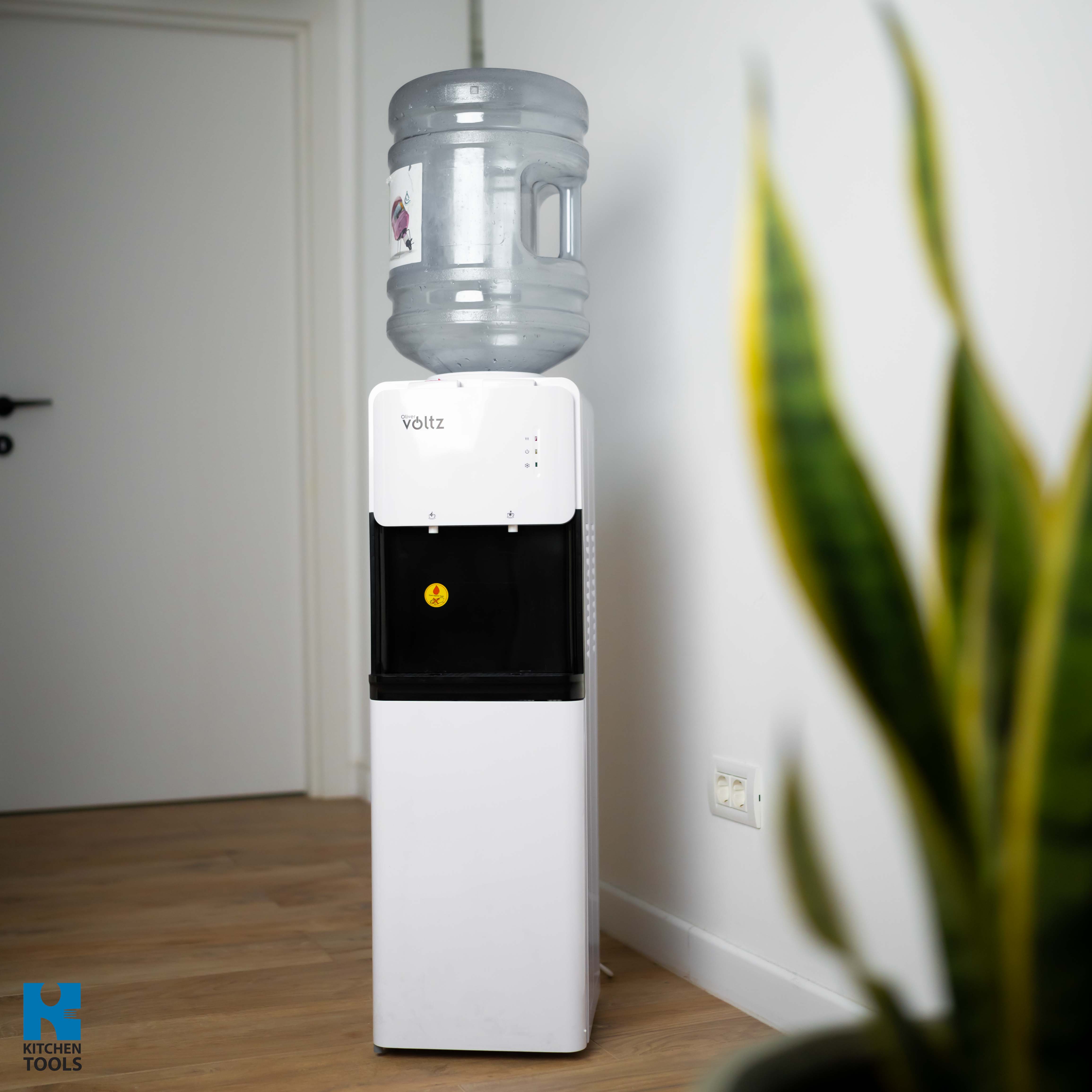 Dozator de apa, apa calda/rece, rezervor inox, temperatura 10°C-90°C, Oliver Voltz, alb