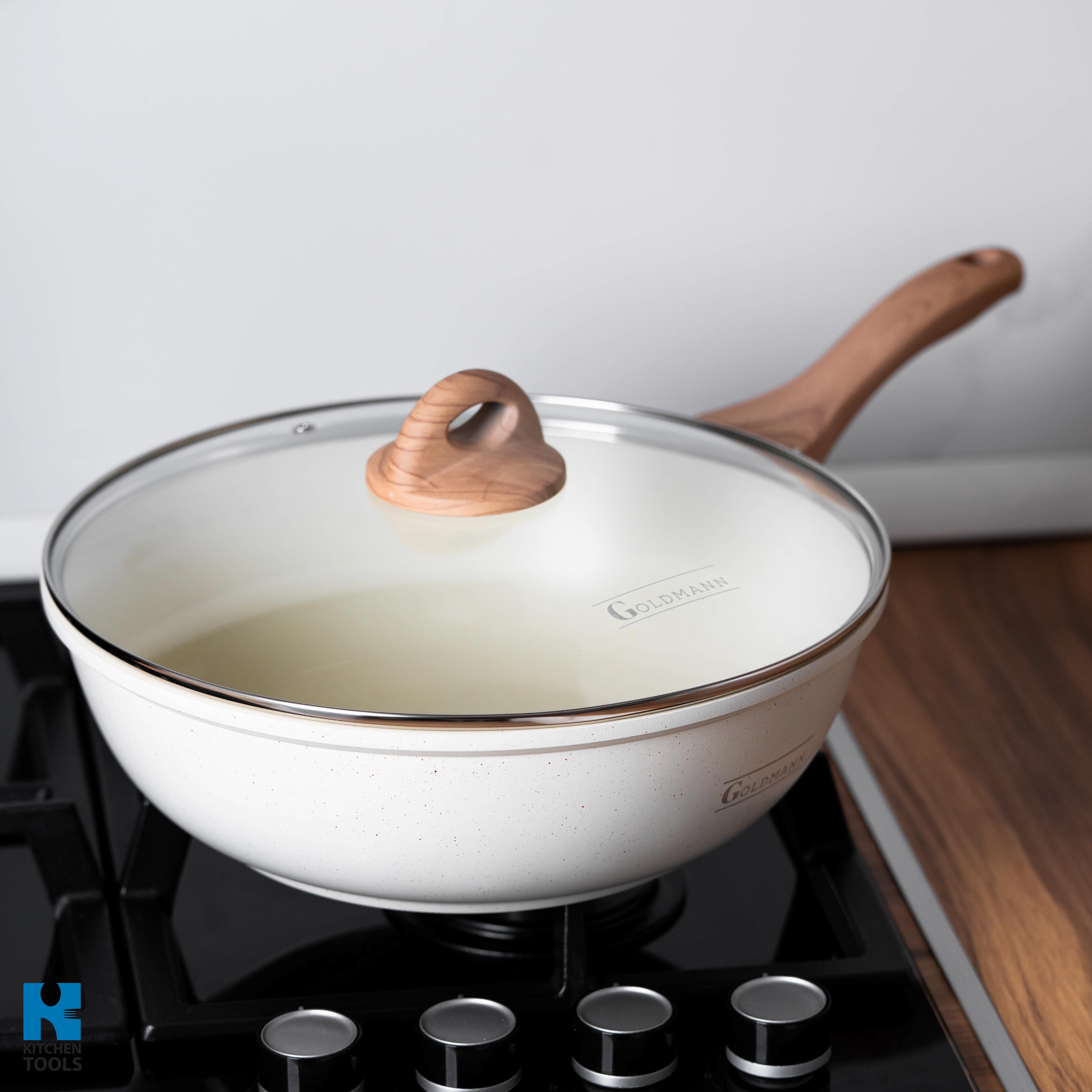 Tigaie Wok aluminiu turnat, 30x9.5 cm, Goldmann, capac termorezistent, acoperire ceramica, maner soft touch