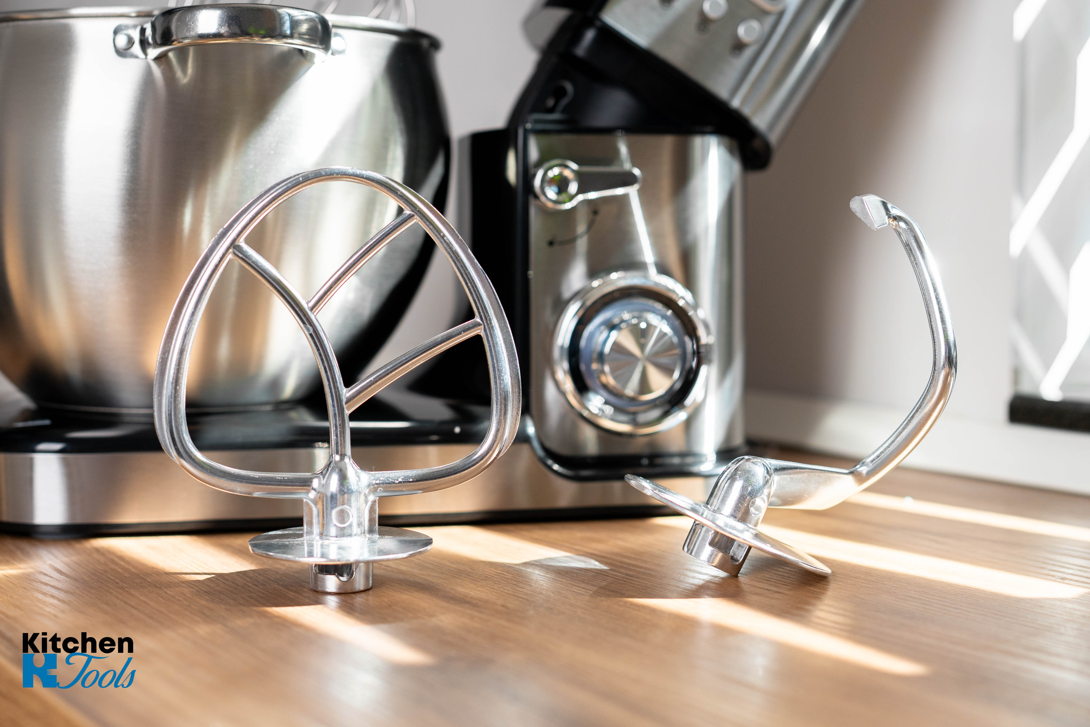 Mixer planetar, 2800 W, Bol 10 L Inox, 5 Accesorii, 6 Viteze, Timer/Cronometru, Angrenaje metalice, Carcasa inox, GOLDMANN, Gri