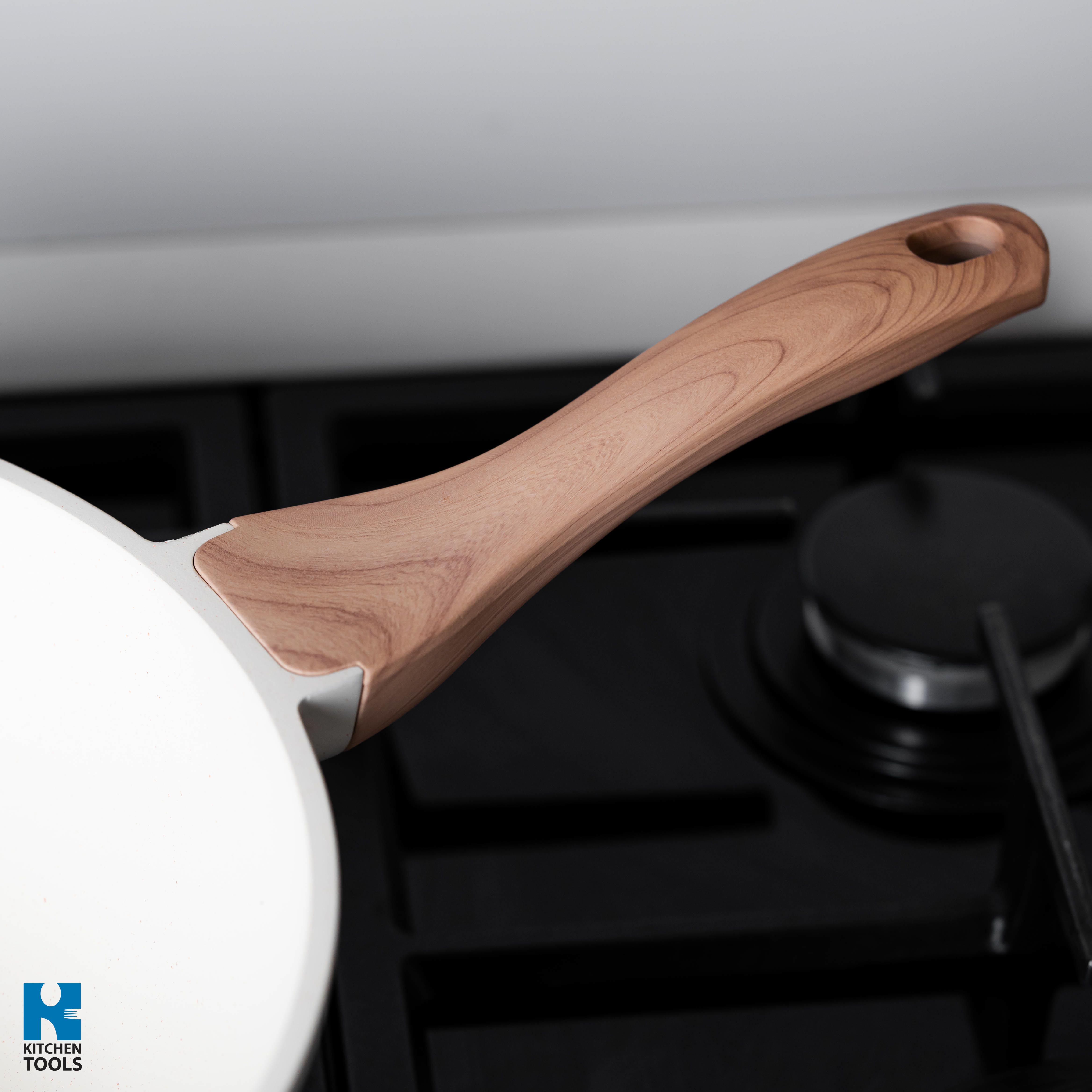 Tigaie Wok aluminiu turnat, 30x9.5 cm, Goldmann, capac termorezistent, acoperire ceramica, maner soft touch