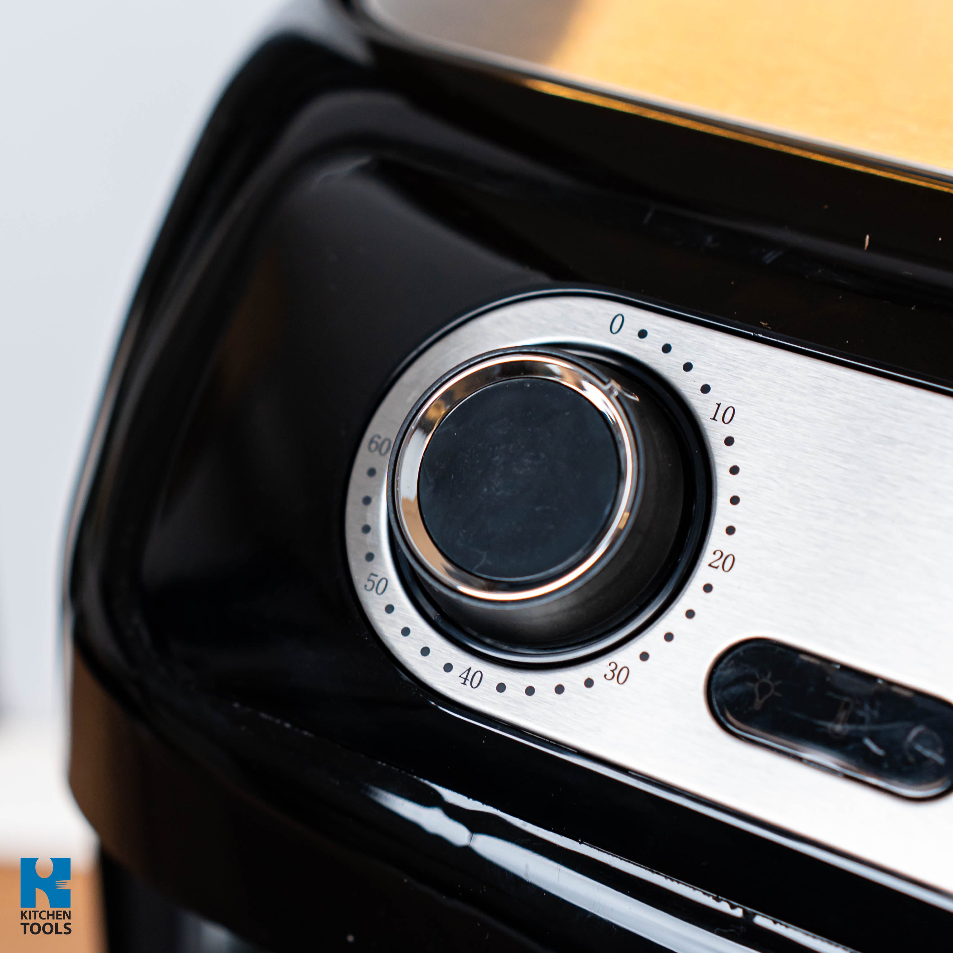 Cuptor Airfryer XXL 12 in 1, 3 zone de gatit, 1800W, 12litri, 12 programe, 7 accesorii, 200°C, timer 60 minute