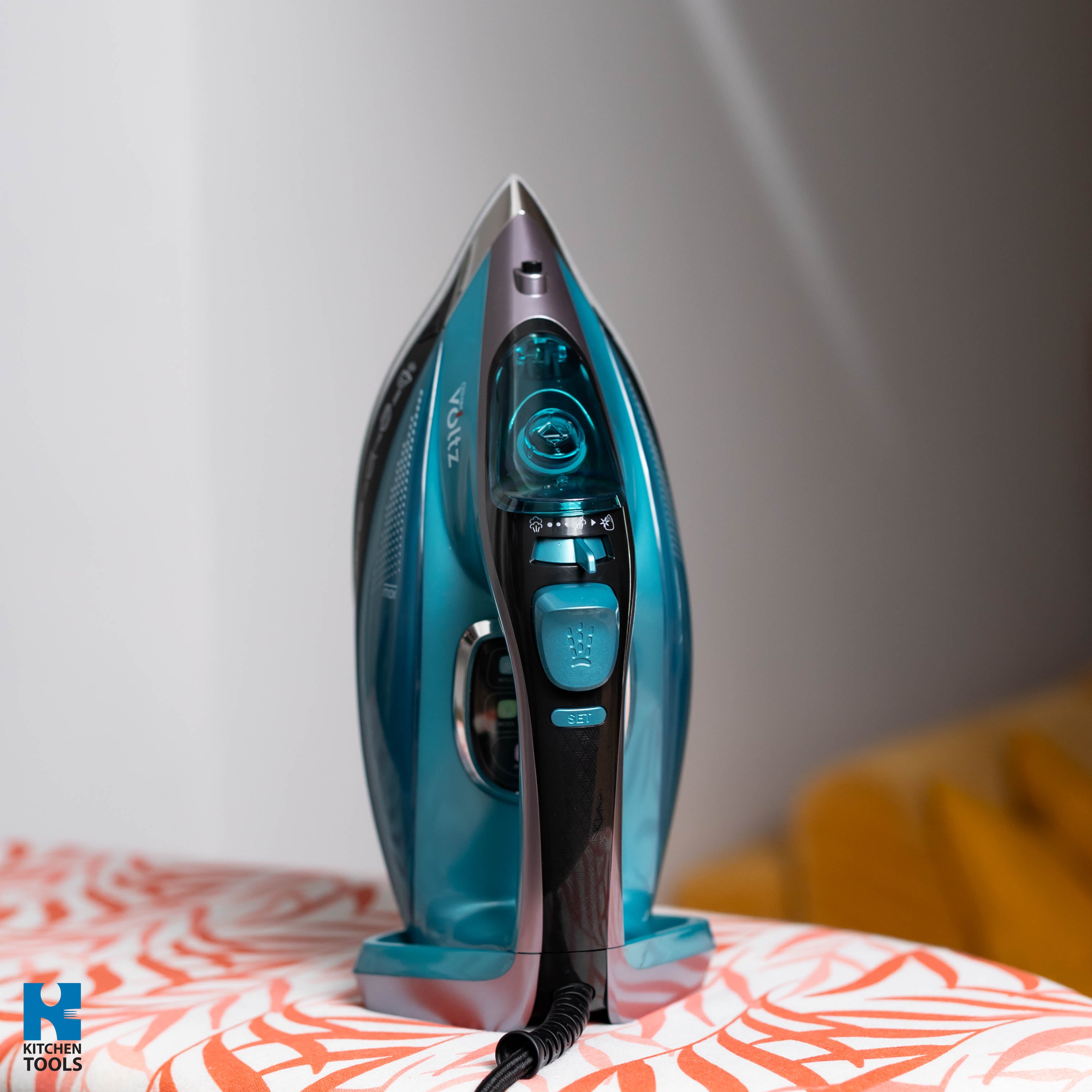 Fier de calcat, 3200W, anti calcar, vertical/orizonatal, 350ml, ceramic, incalzire rapida, Oliver Voltz, albastru