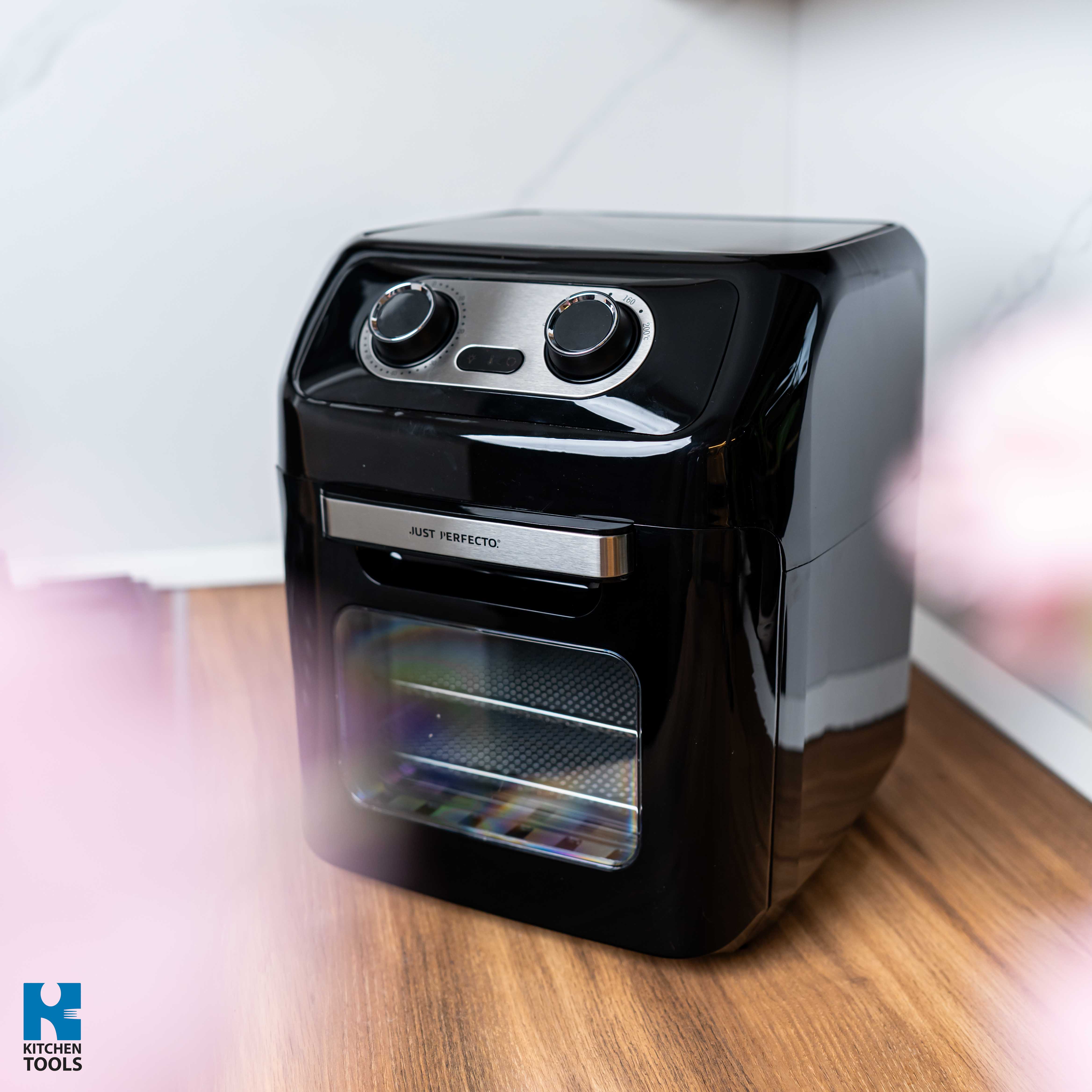 Cuptor Airfryer XXL 12 in 1, 3 zone de gatit, 1800W, 12litri, 12 programe, 7 accesorii, 200°C, timer 60 minute