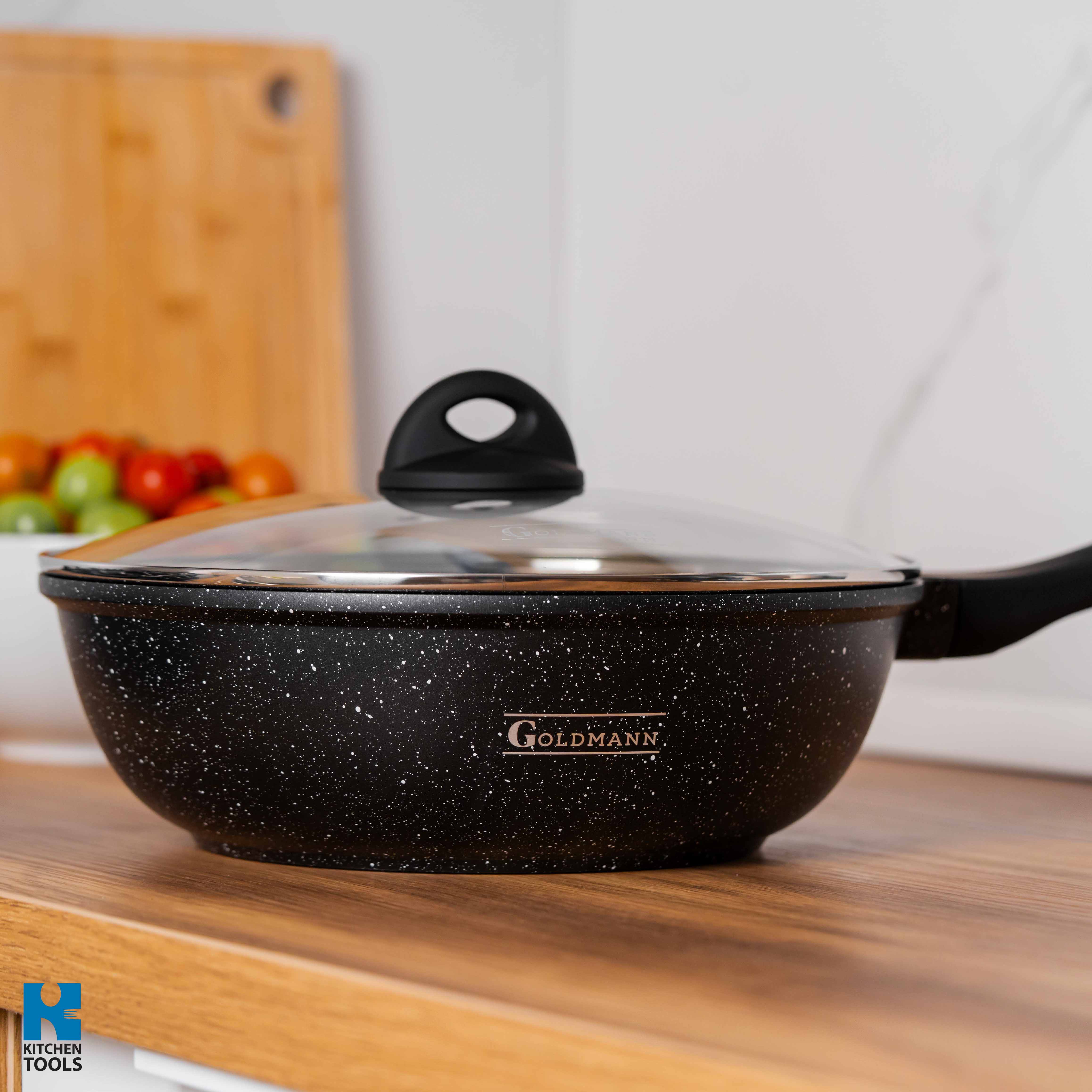 Tigaie Wok aluminiu turnat, 30x9.5 cm, Goldmann, capac termorezistent, acoperire ceramica, maner soft touch