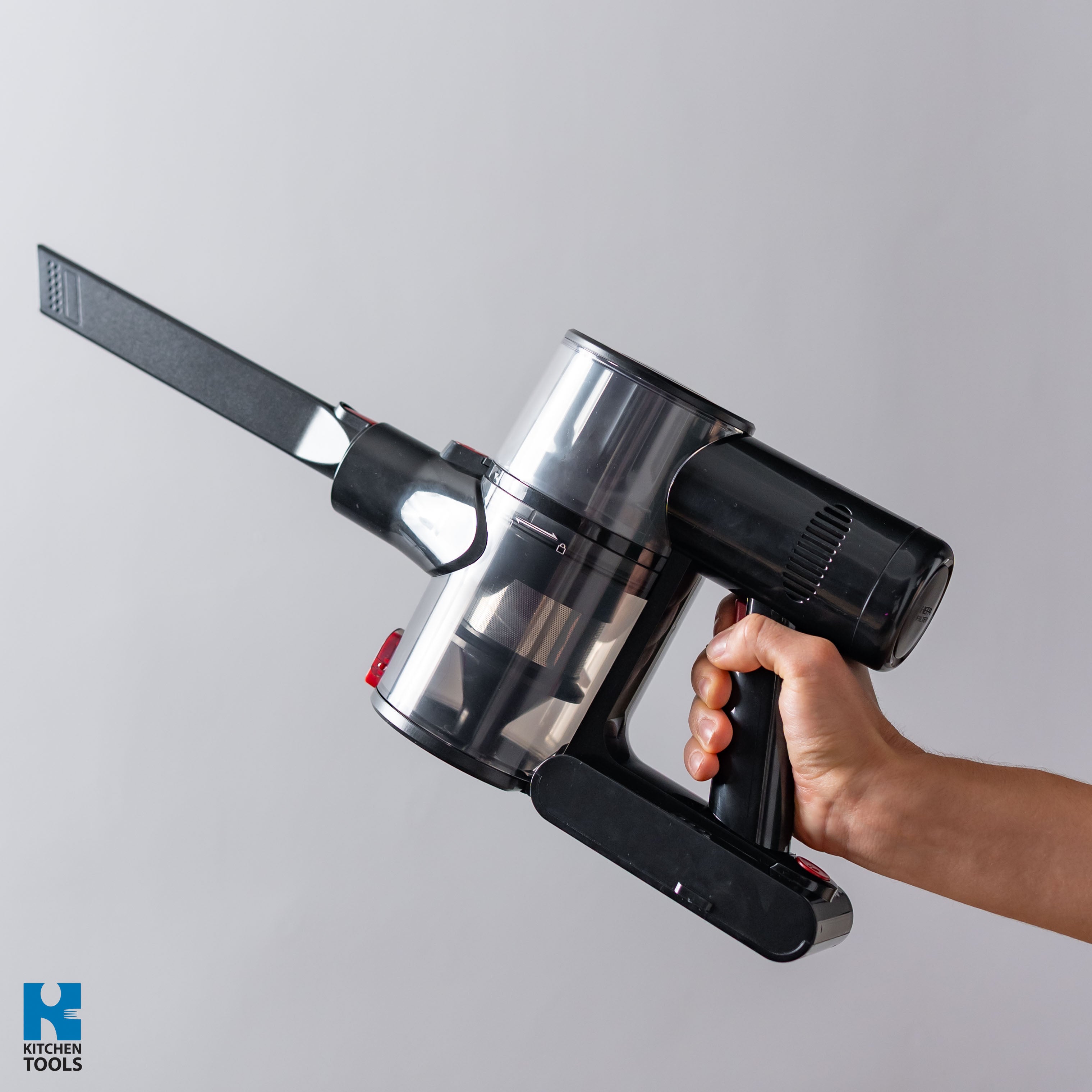 Aspirator VERTICAL fara fir 2in1, 150W, 16.5KPA, 0.7litri, 2 trepte, 45 min, perie iluminata, 4 accesorii, Oliver Voltz