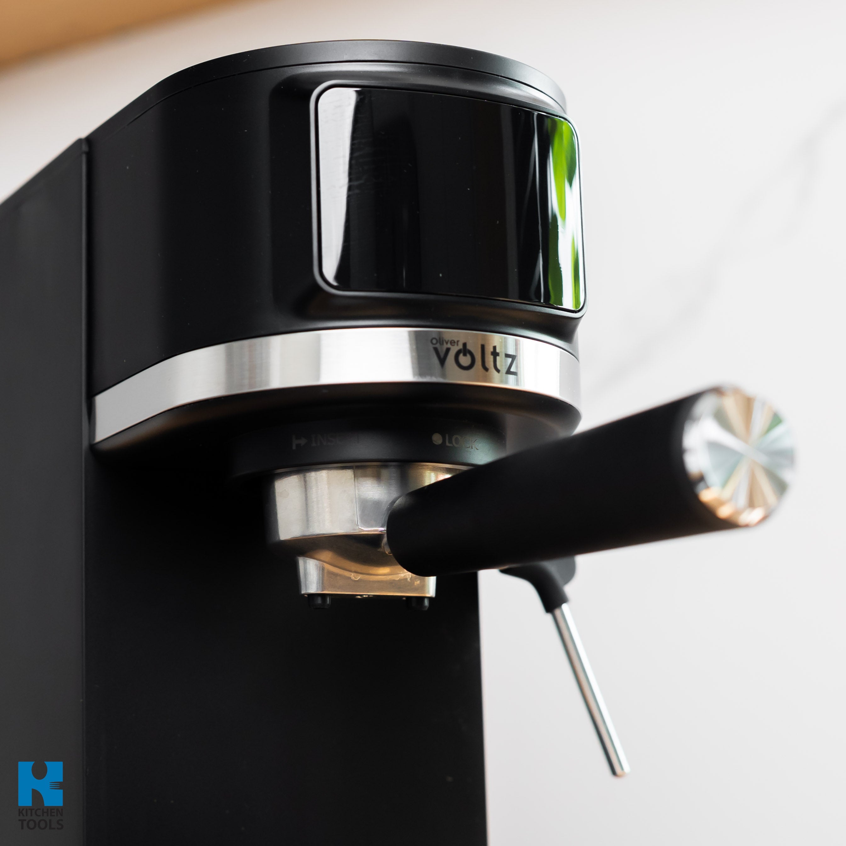 Espressor manual, 20 Bari, rezervor 1.2L, display LED, Functie Spumare, Oliver Voltz