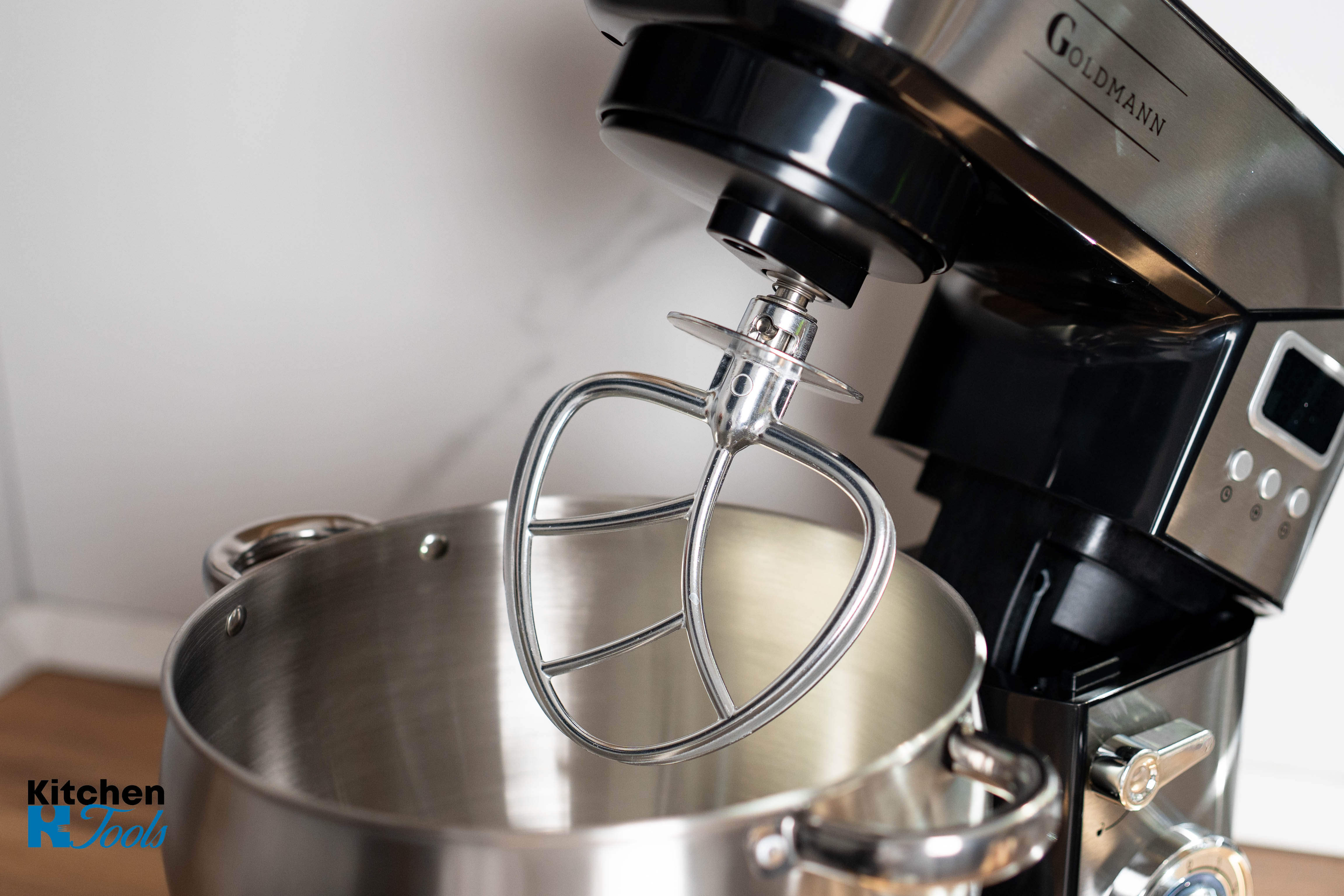 Mixer planetar, 2800 W, Bol 10 L Inox, 5 Accesorii, 6 Viteze, Timer/Cronometru, Angrenaje metalice, Carcasa inox, GOLDMANN, Gri