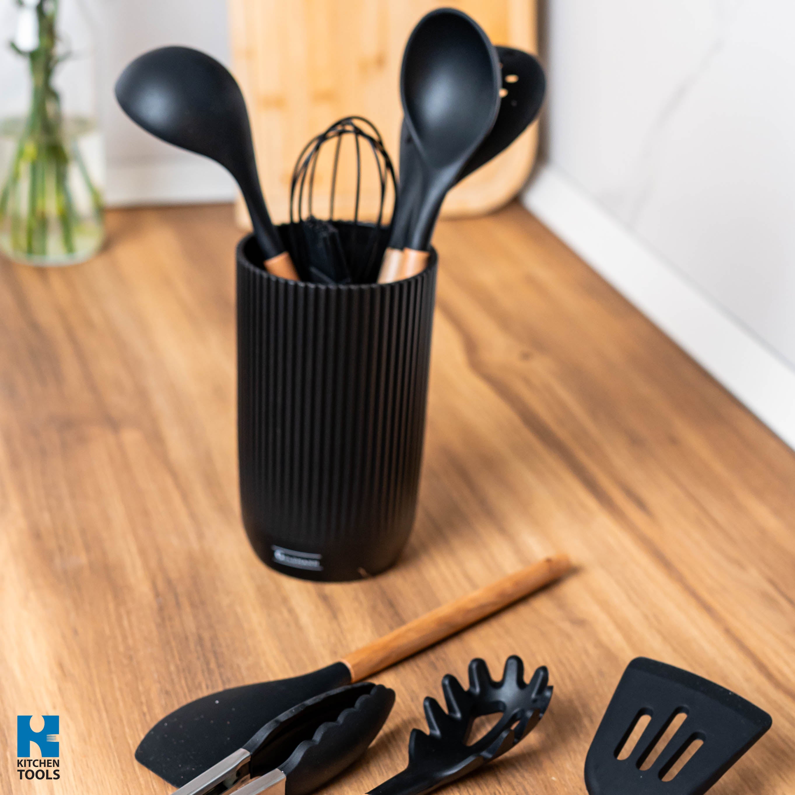 Set ustensile de bucatarie din silicon, 10 piese, maner din lemn, suport inclus, negru, Goldmann