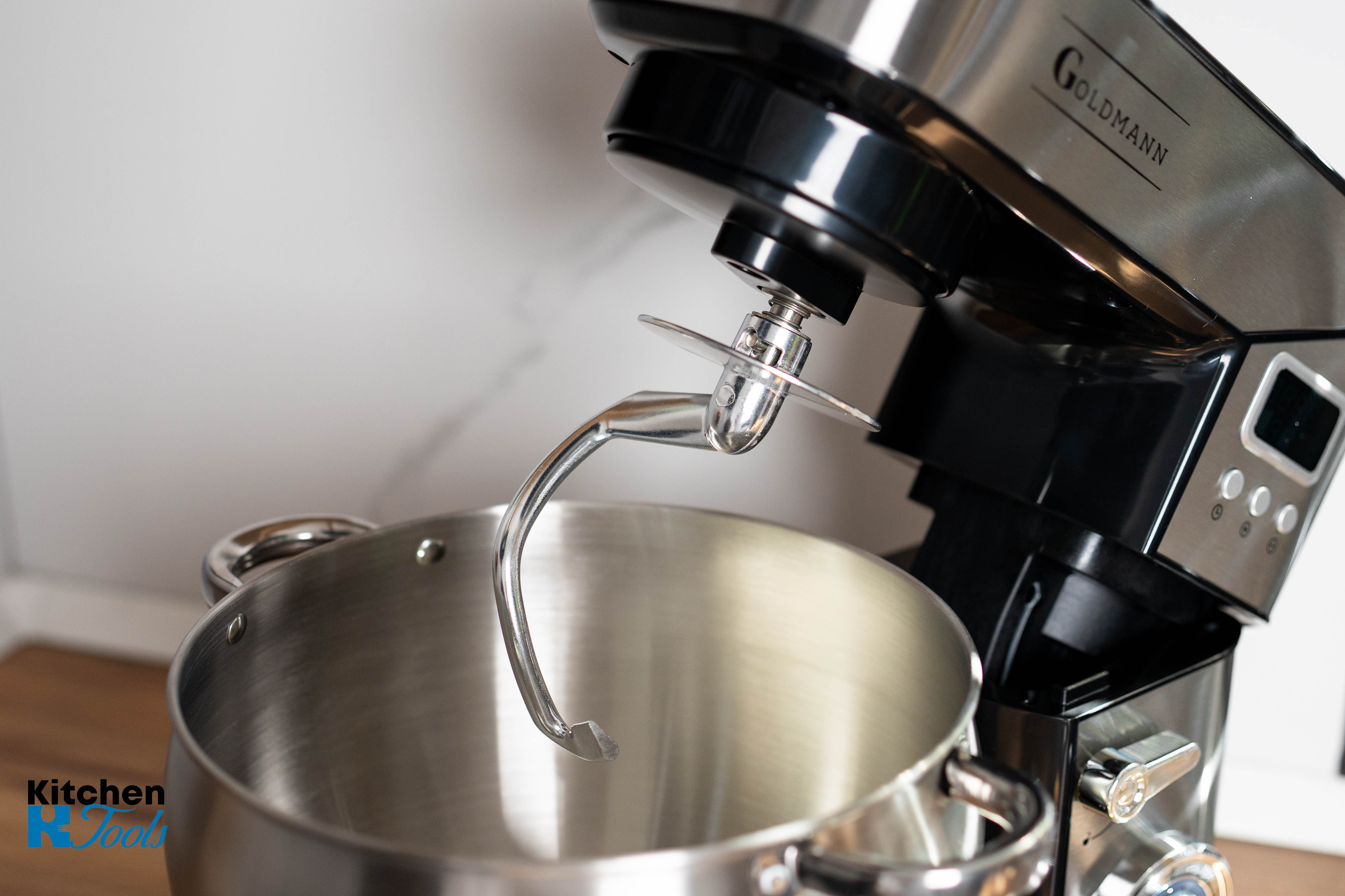 Mixer planetar, 2800 W, Bol 10 L Inox, 5 Accesorii, 6 Viteze, Timer/Cronometru, Angrenaje metalice, Carcasa inox, GOLDMANN, Gri