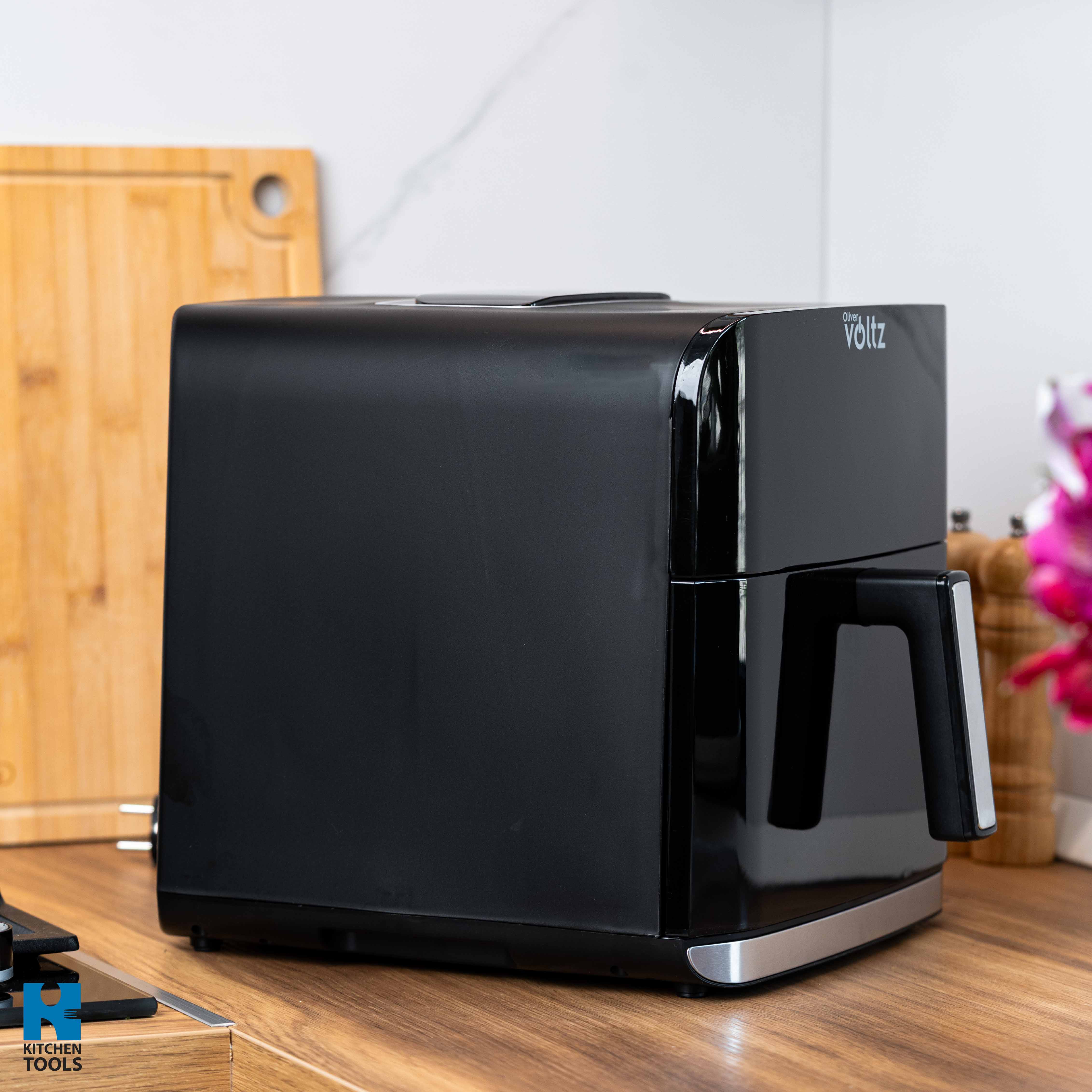 Air Fryer/ Friteuza cu aer cald, 8 litri, 1800W, 12 programe, display LED color, fereastra transparenta, timer, Oliver Voltz