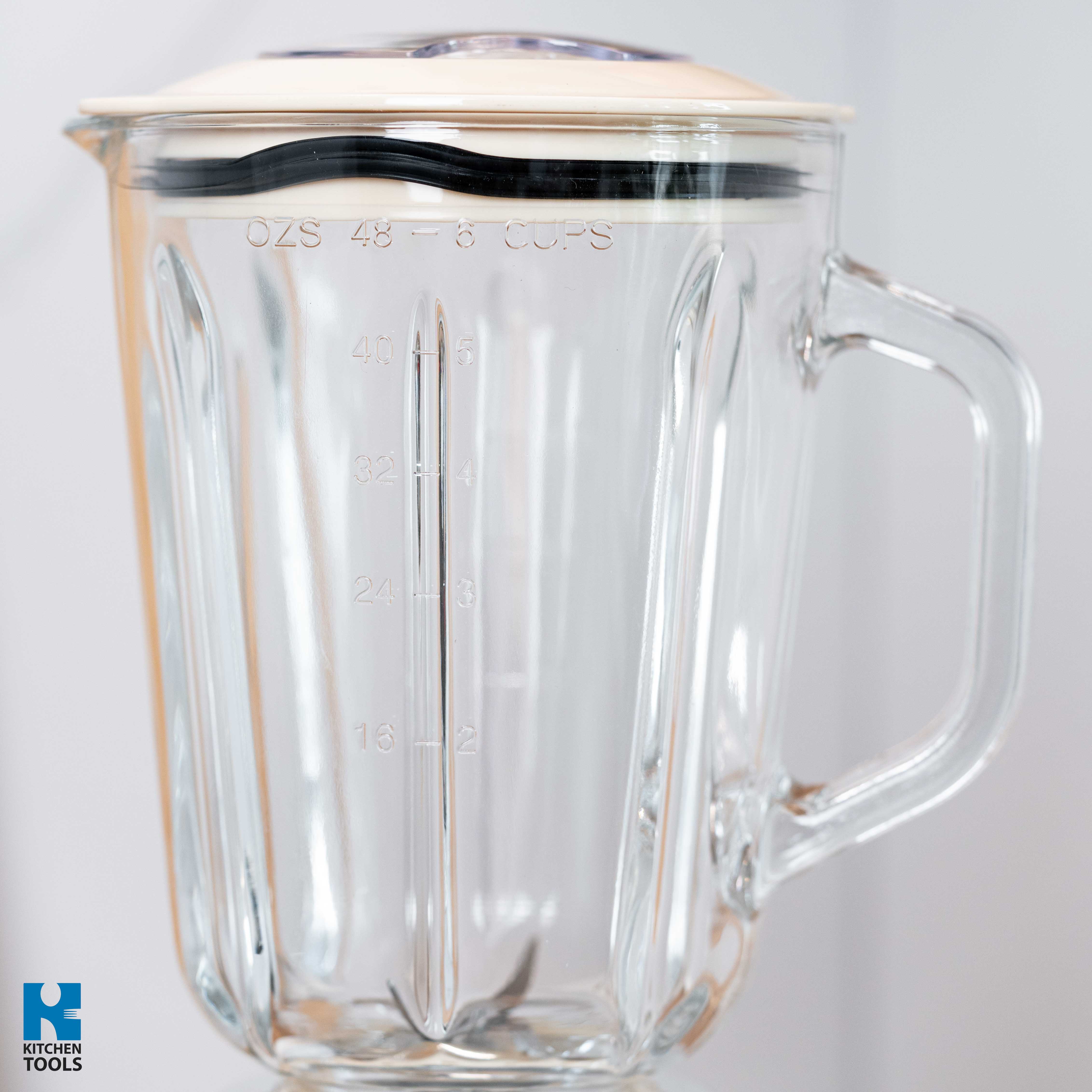 Blender electric cu vas din sticla, 1.5 litri, 600W, 2 viteze + Pulse, 4 lame inox, Oliver Voltz, crem