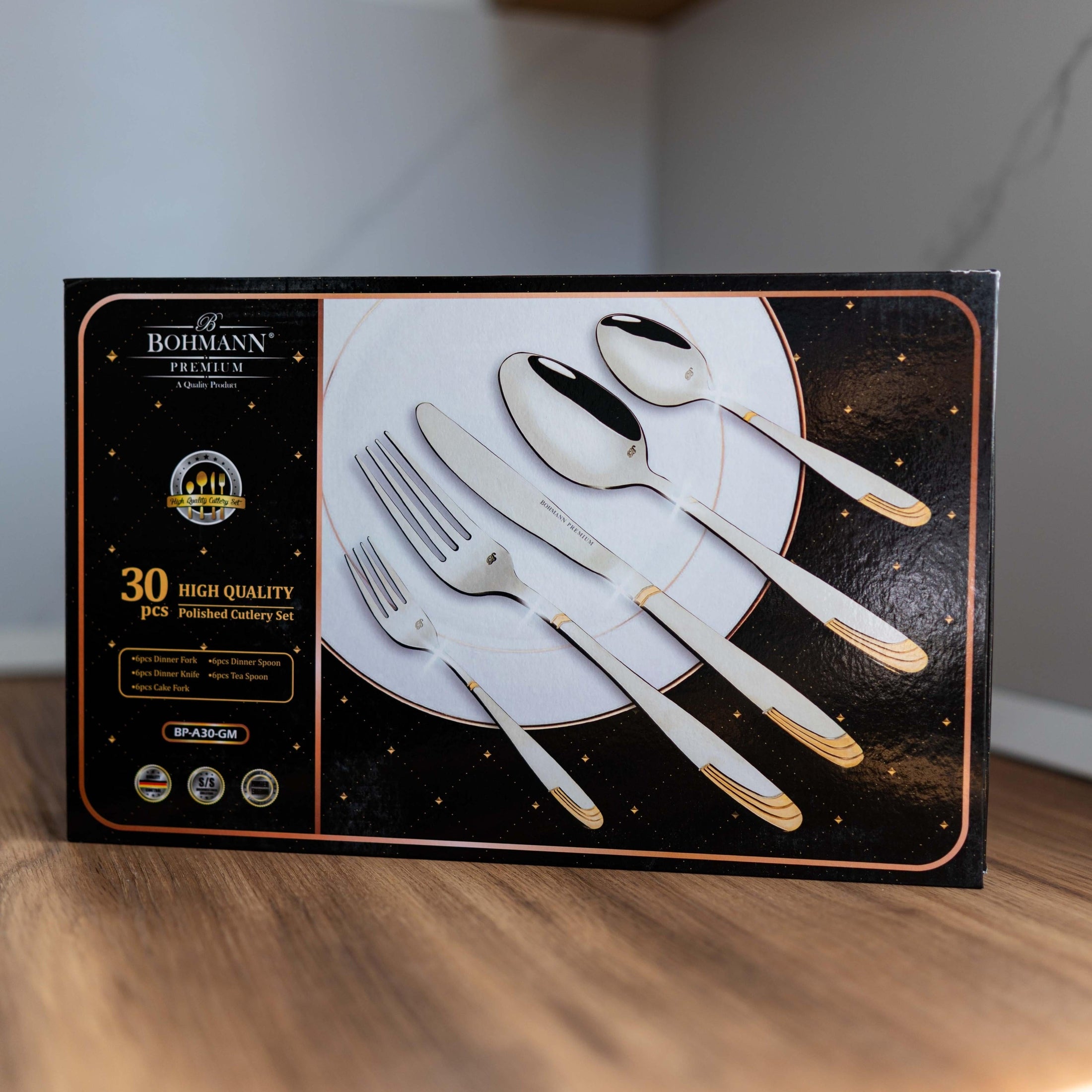 Set tacamuri 30 piese, otel inoxidabil, 6 persoane, accente aurii, Bohmann Premium, argintiu lucios