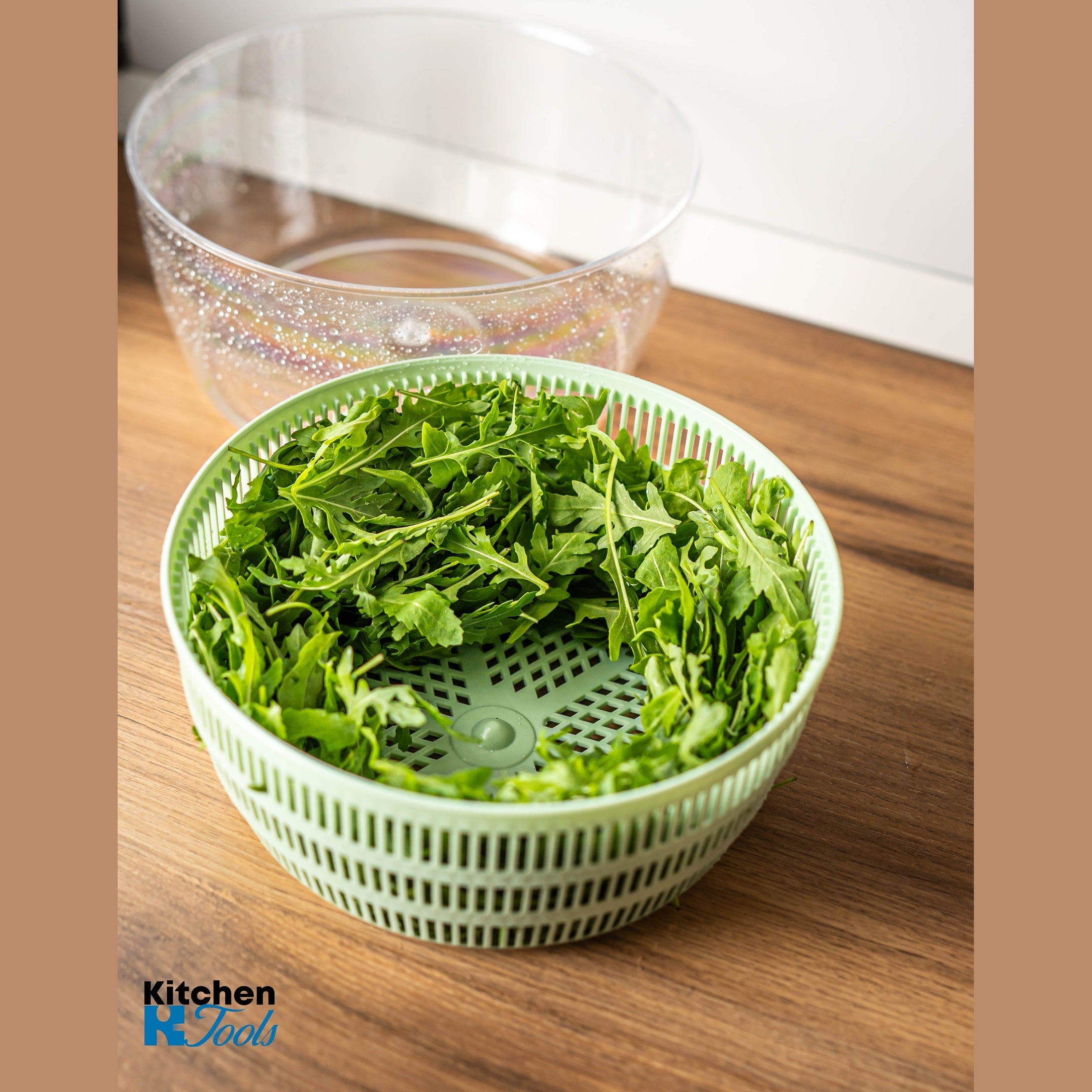 Set Uscător Salată 24,5 cm / 4 L + Tocător Manual cu 3 Lame 0,65 L – pentru Legume, Fructe, Nuci, Gheata - Oliver Voltz