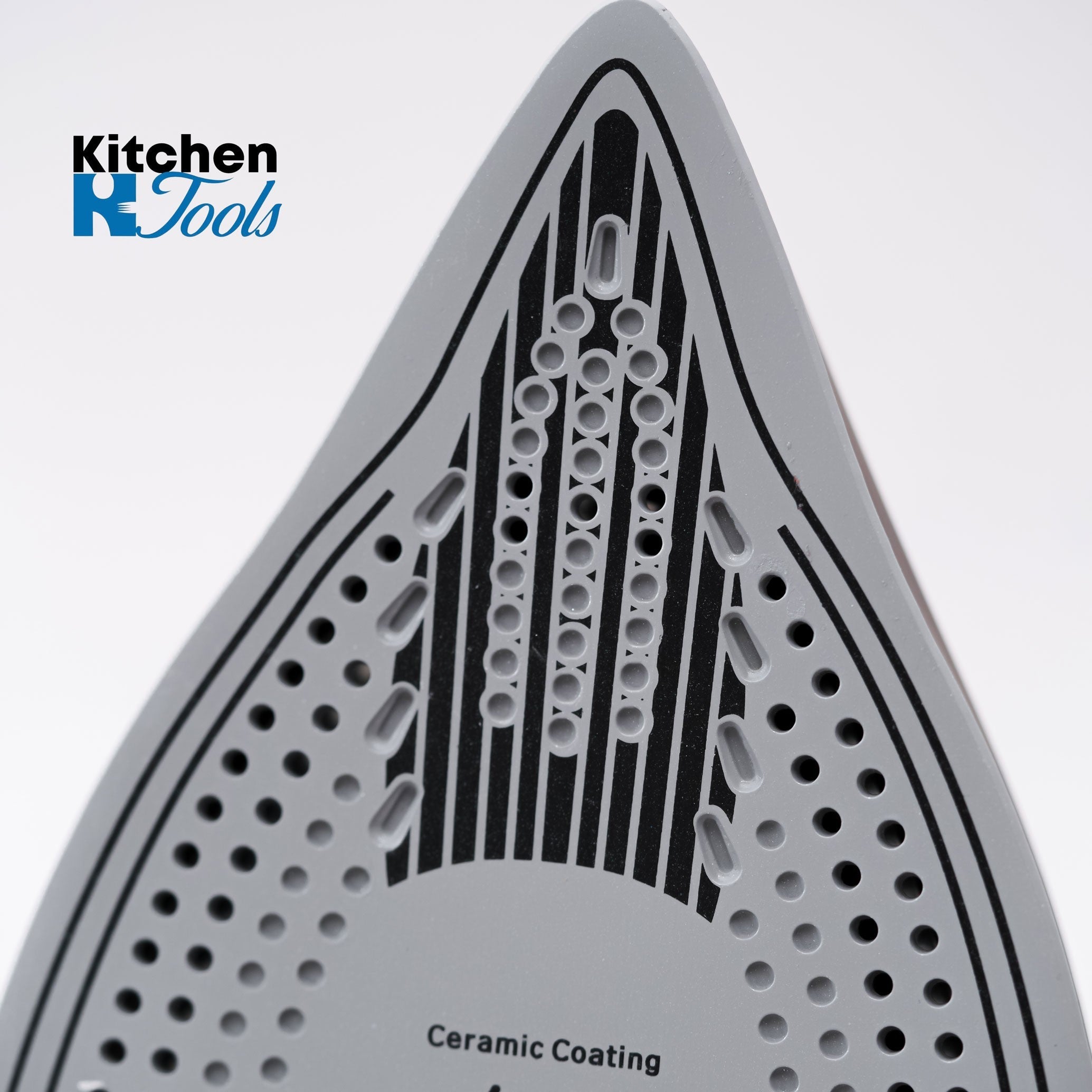 Fier de calcat Voltz cu aburi, 2600W, negru