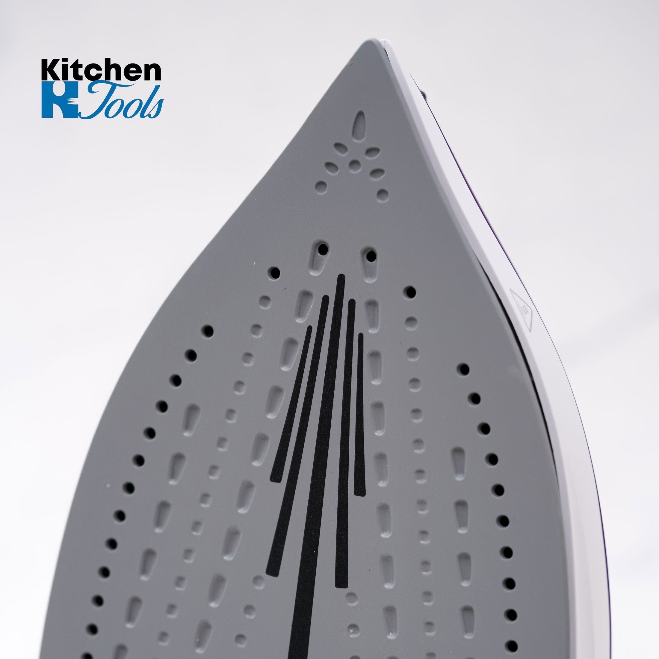 Fier de călcat Voltz cu aburi, 2400W, autocurățare