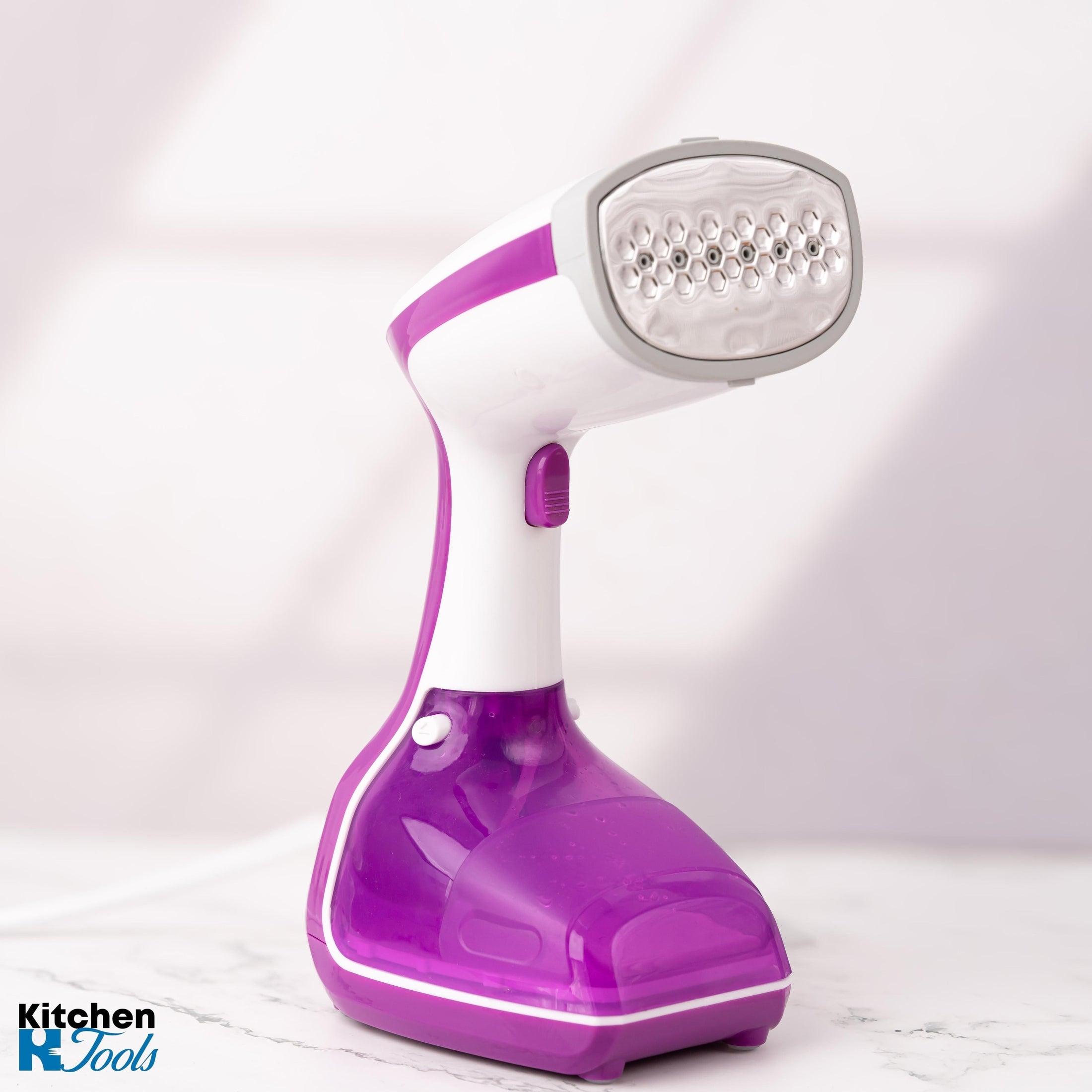 Aparat de calcat vertical cu aburi Oliver Voltz, roz