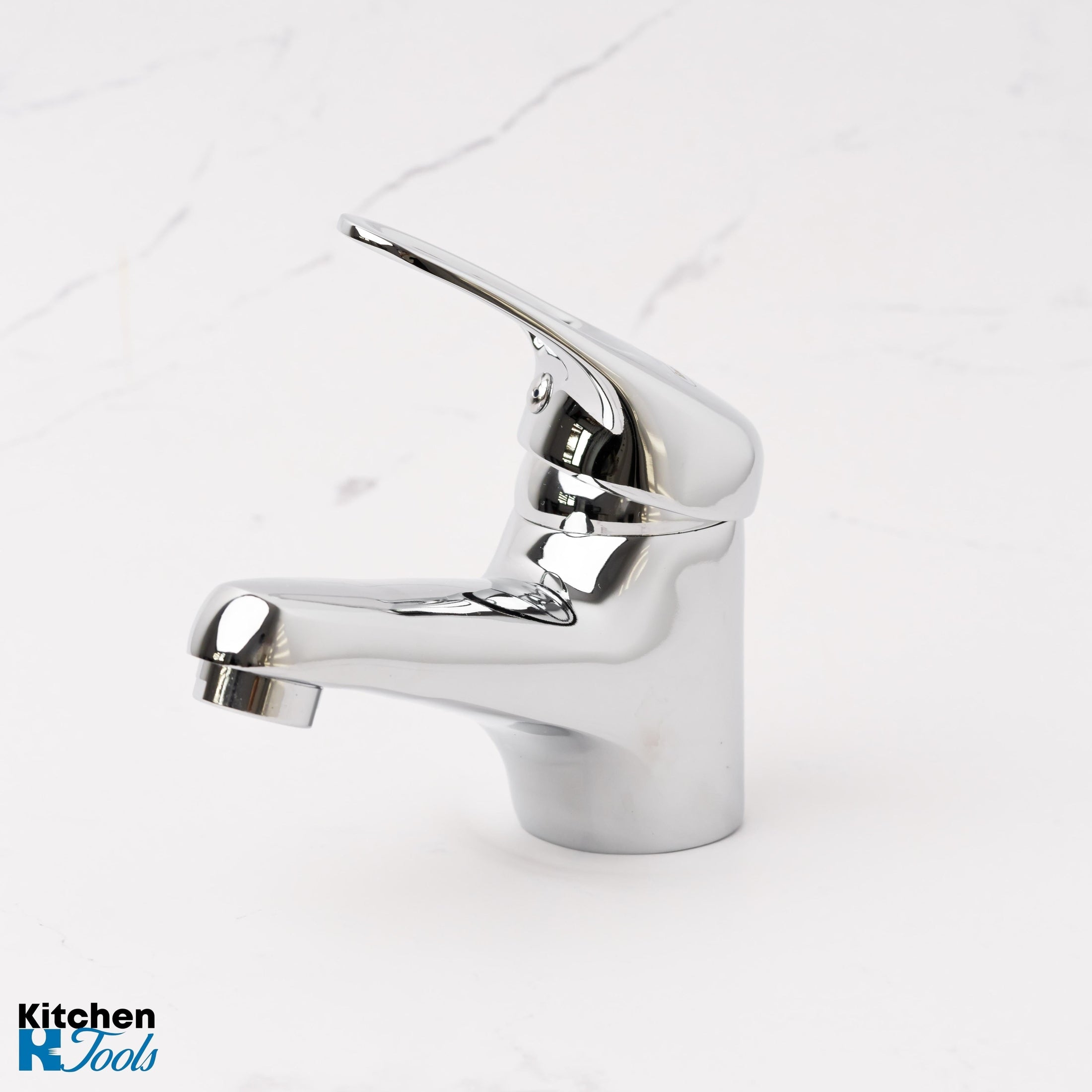 Baterie cromată cu montaj pe lavoar, pipa scurtă