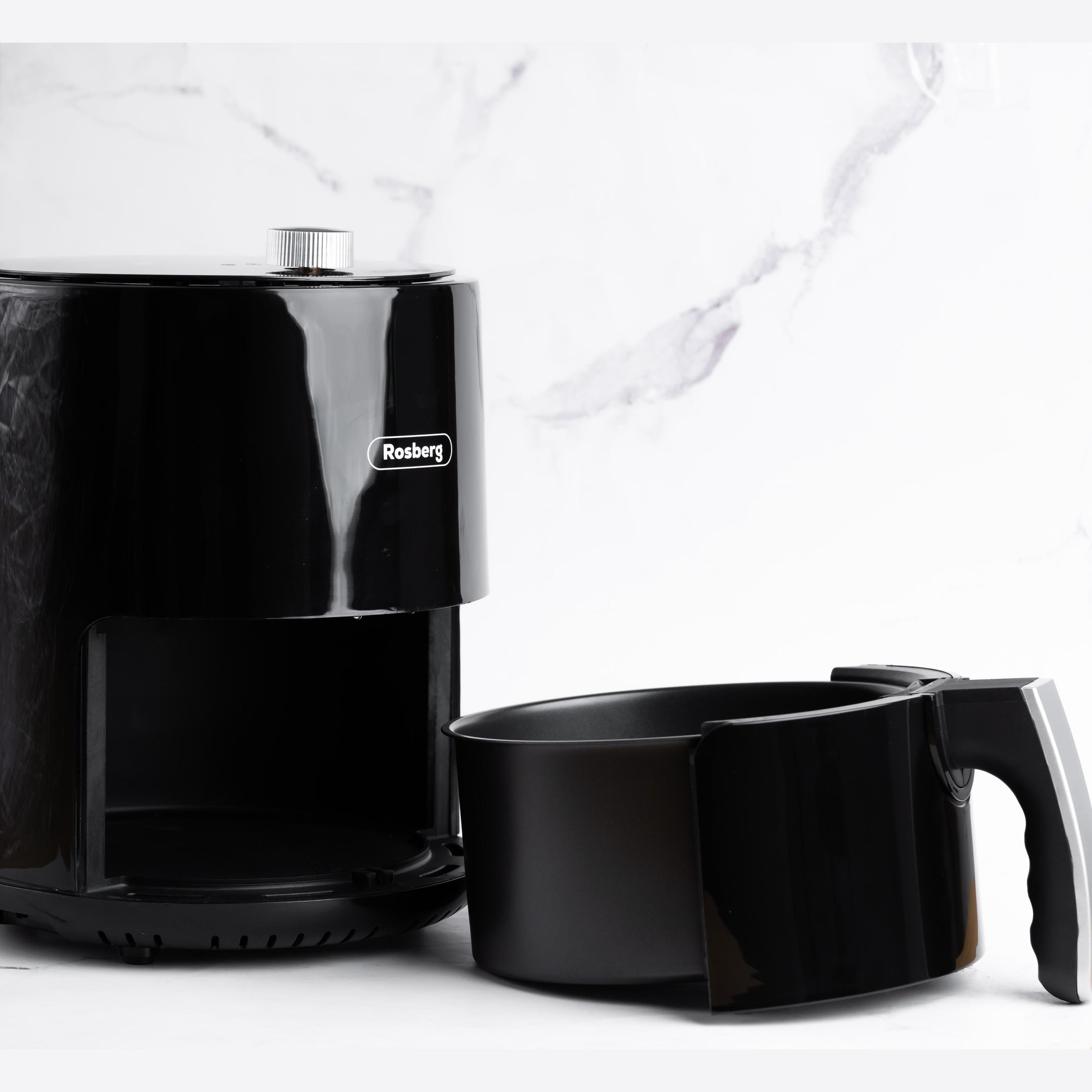 Friteuza AirFryer fără ulei, compactă și ușor de curățat