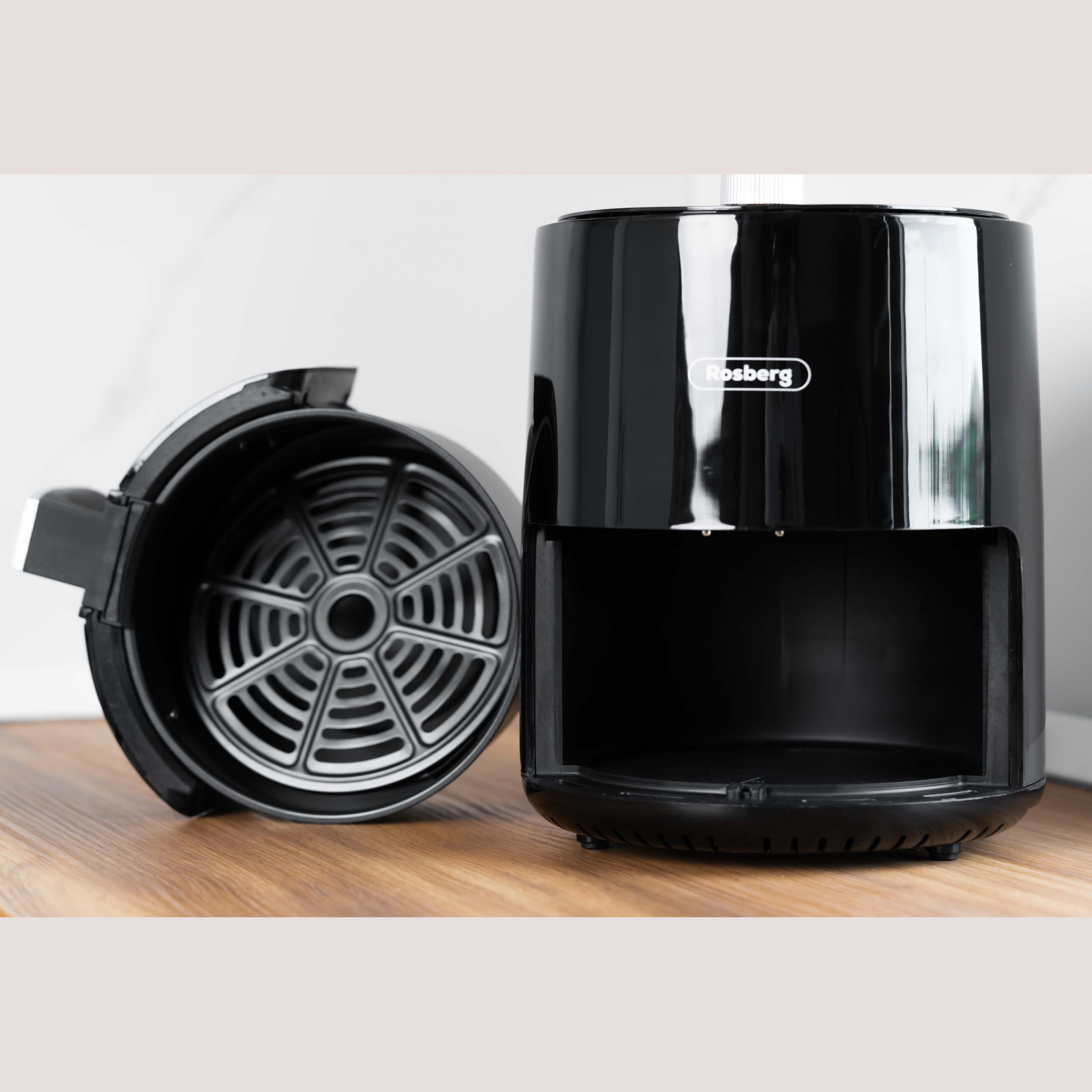 Friteuza AirFryer fără ulei, compactă și ușor de curățat