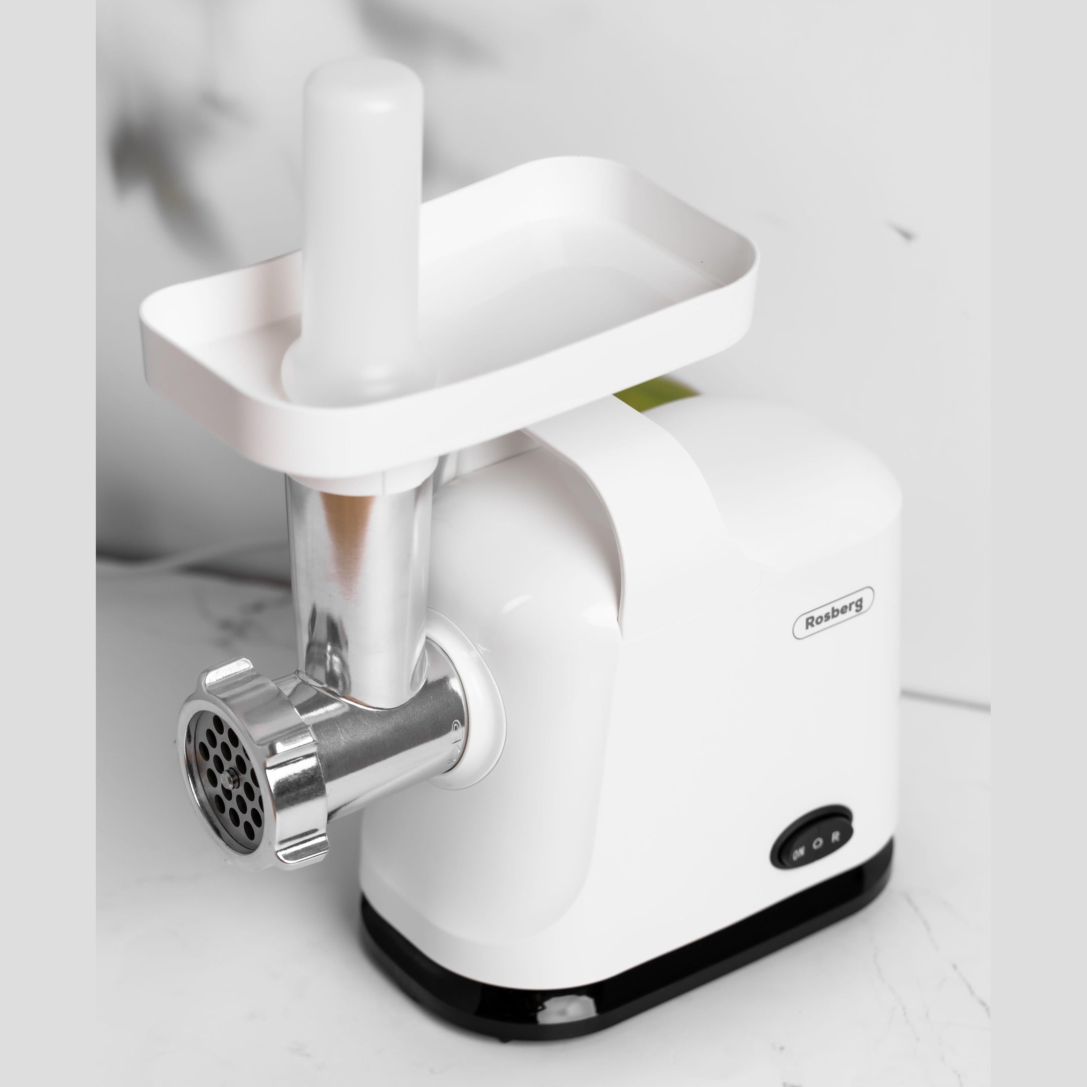 Mașina de tocat Rosberg, alb, cu storcător de roșii