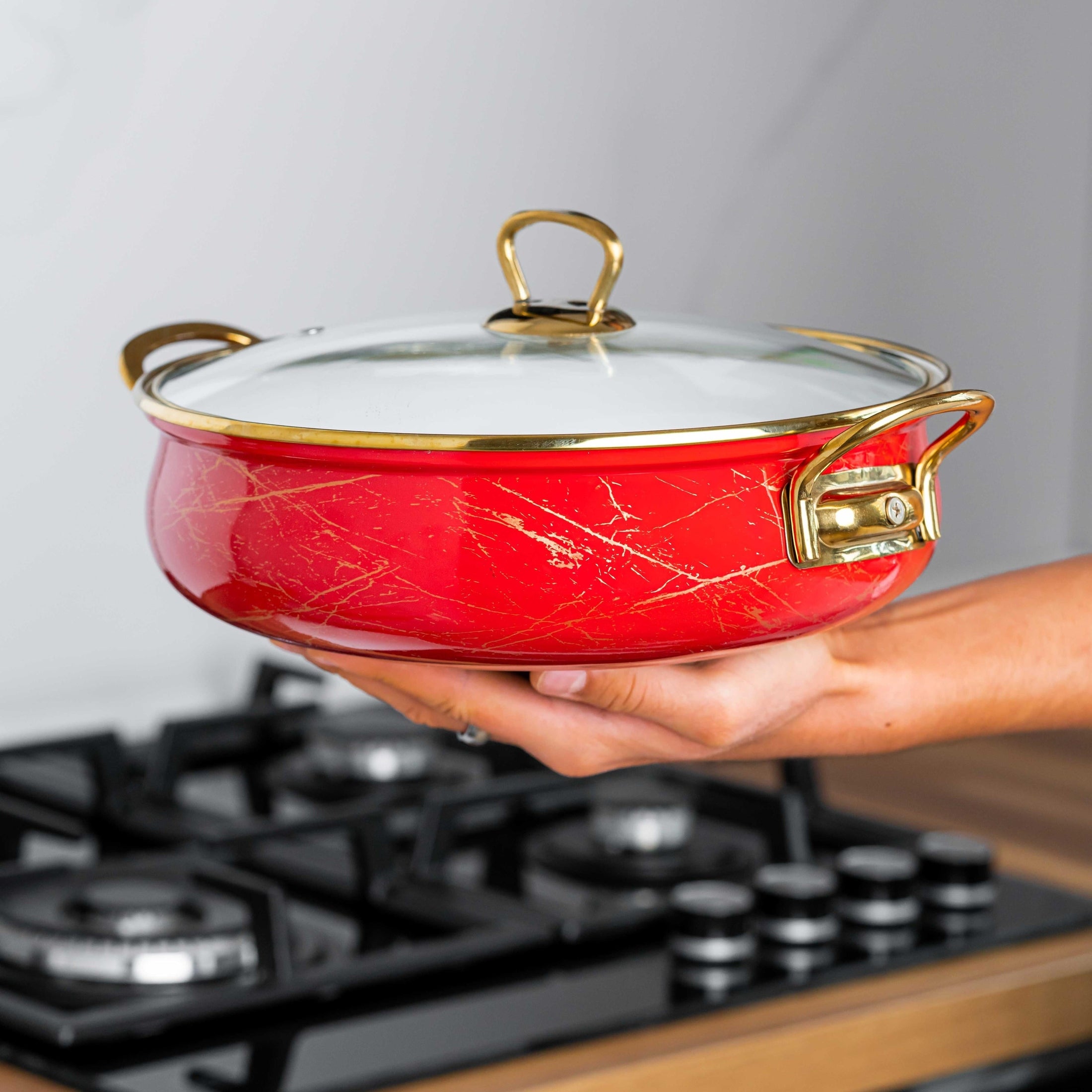 Cratiță emailată 4.5L Goldmann, manere aurii, capac sticlă