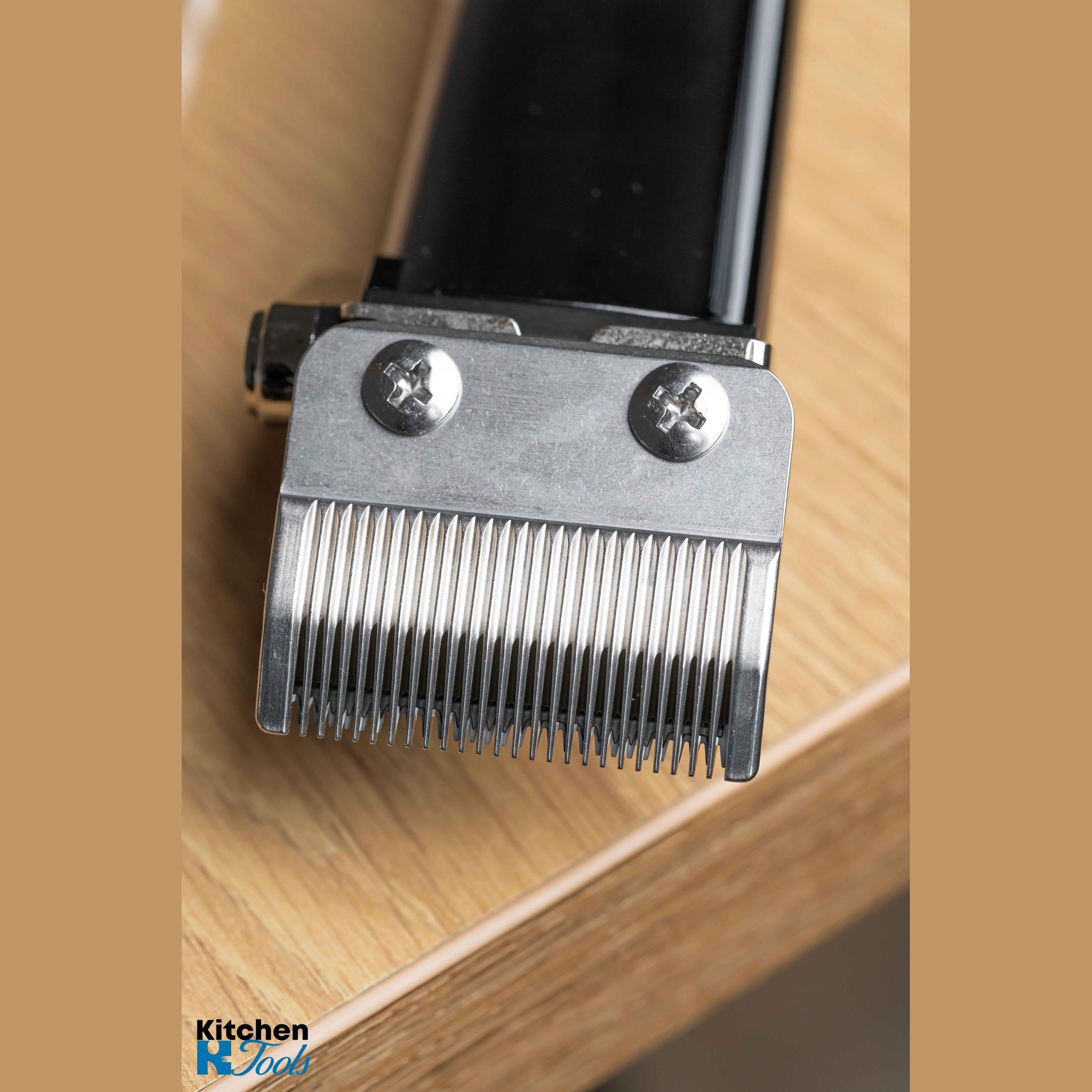 Mașină de tuns Oliver Voltz, 6 accesorii, negru