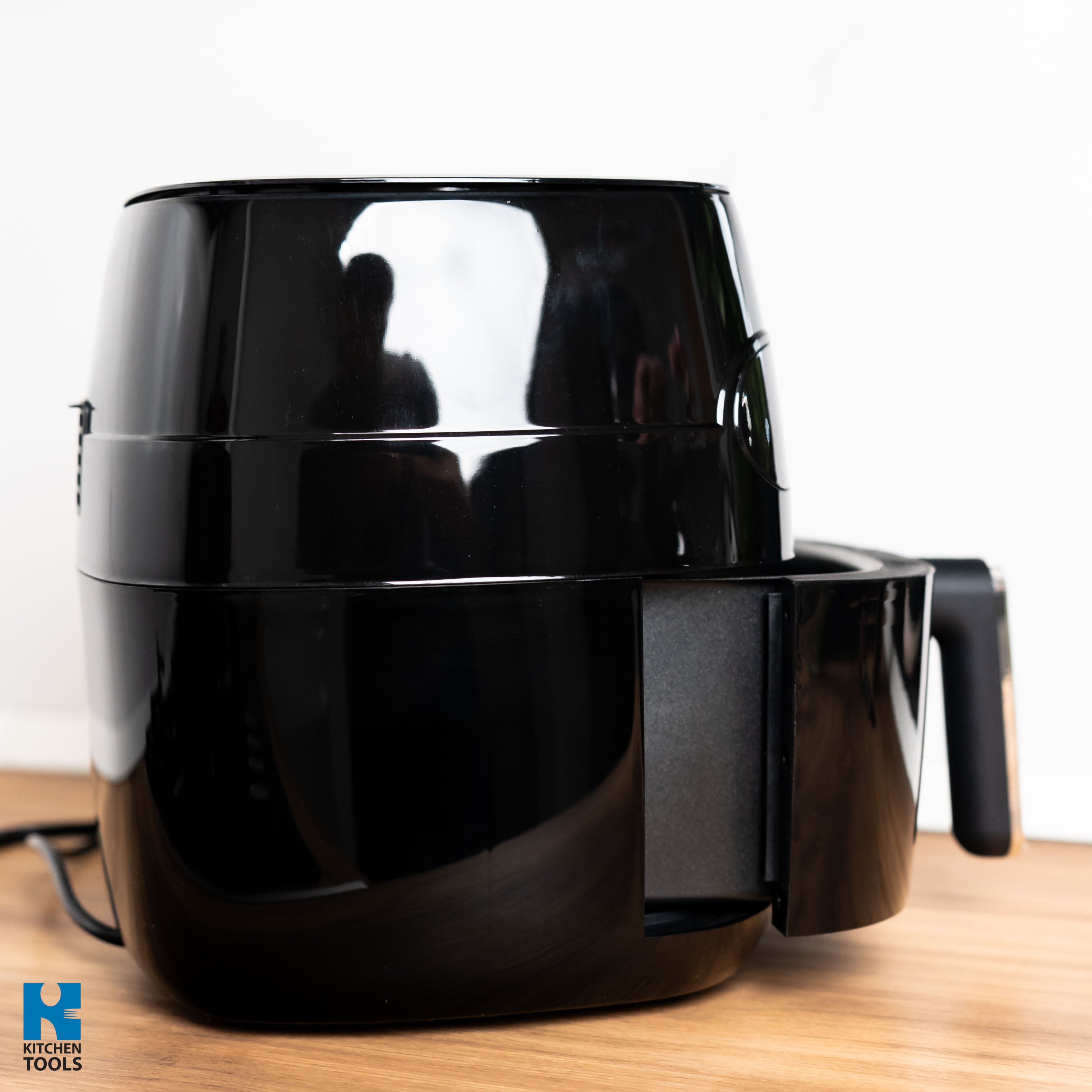 Friteuza AirFryer fara ulei cu aer cald, 7 programe, 5.2litri, 1350W, maner cooltouch, timer 60min, LED, Tactil, 200°C, 360°