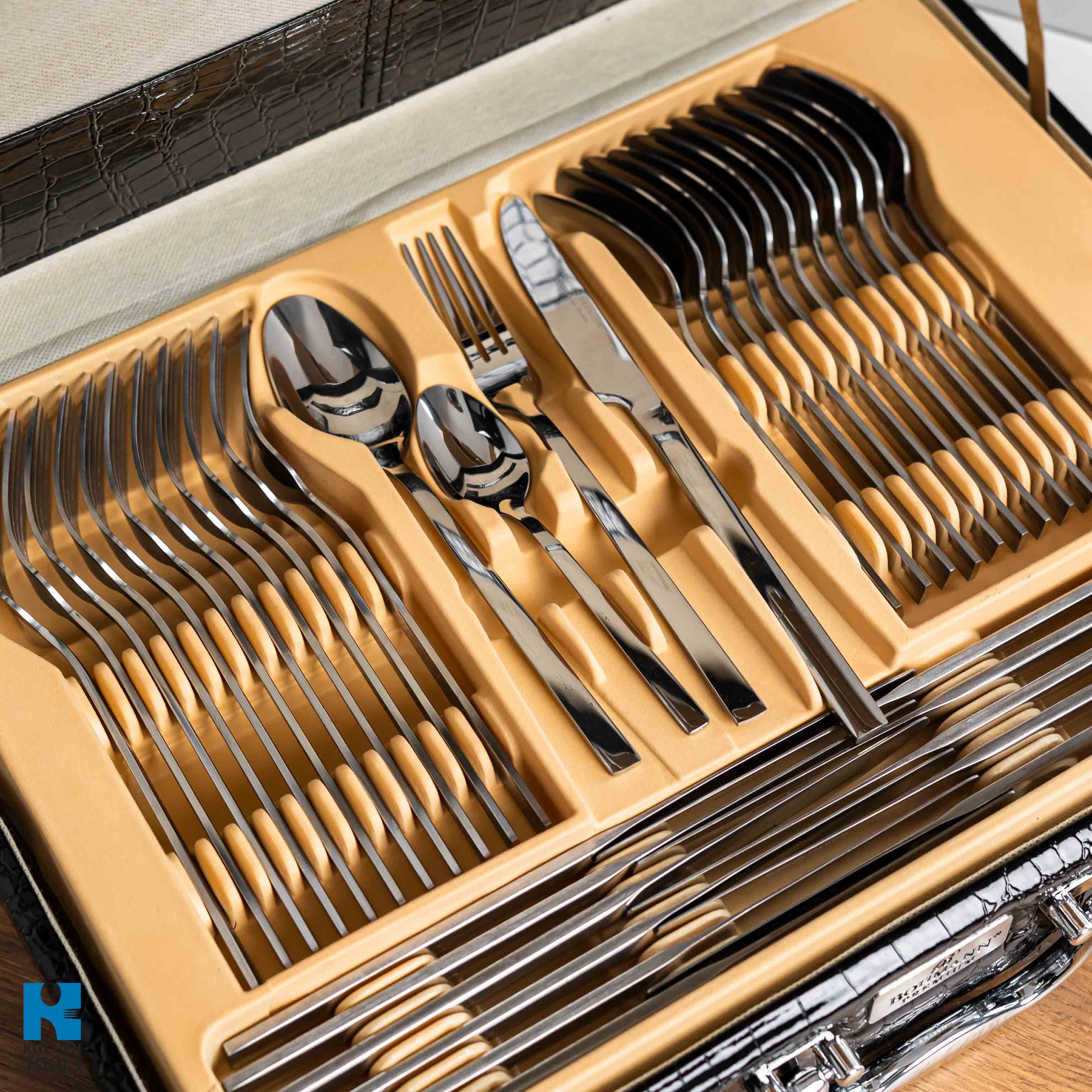 Set tacamuri 72 piese din inox PREMIUM  servieta din piele, ideal 12 persoane, Bohmann