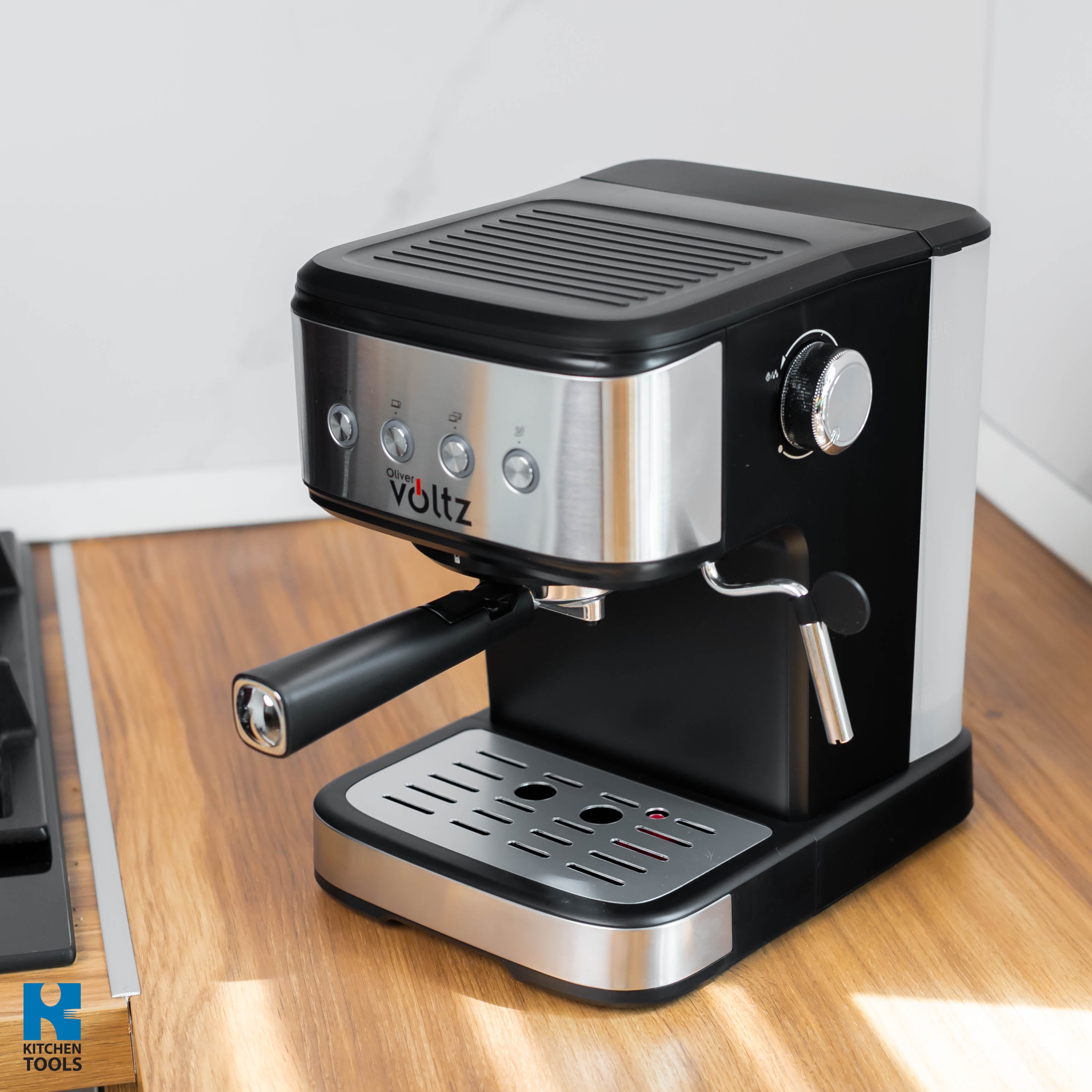 Espressor de cafea Oliver Voltz Premium, spumare lapte, cafea macinata, 1.2 L, 20 bar, 1100W, Disc crema, Negru/Inox