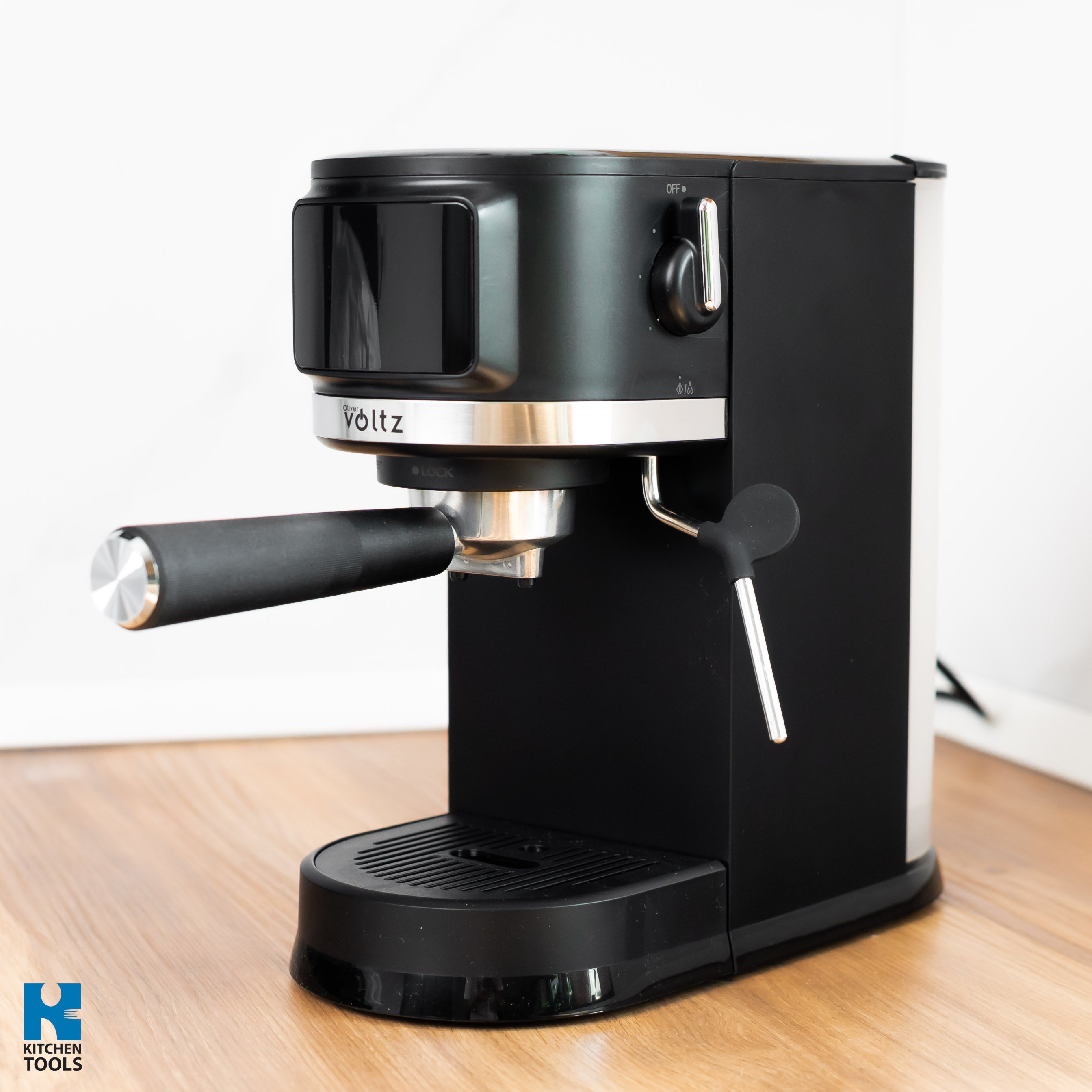 Espressor manual, 20 Bari, rezervor 1.2L, display LED, Functie Spumare, Oliver Voltz