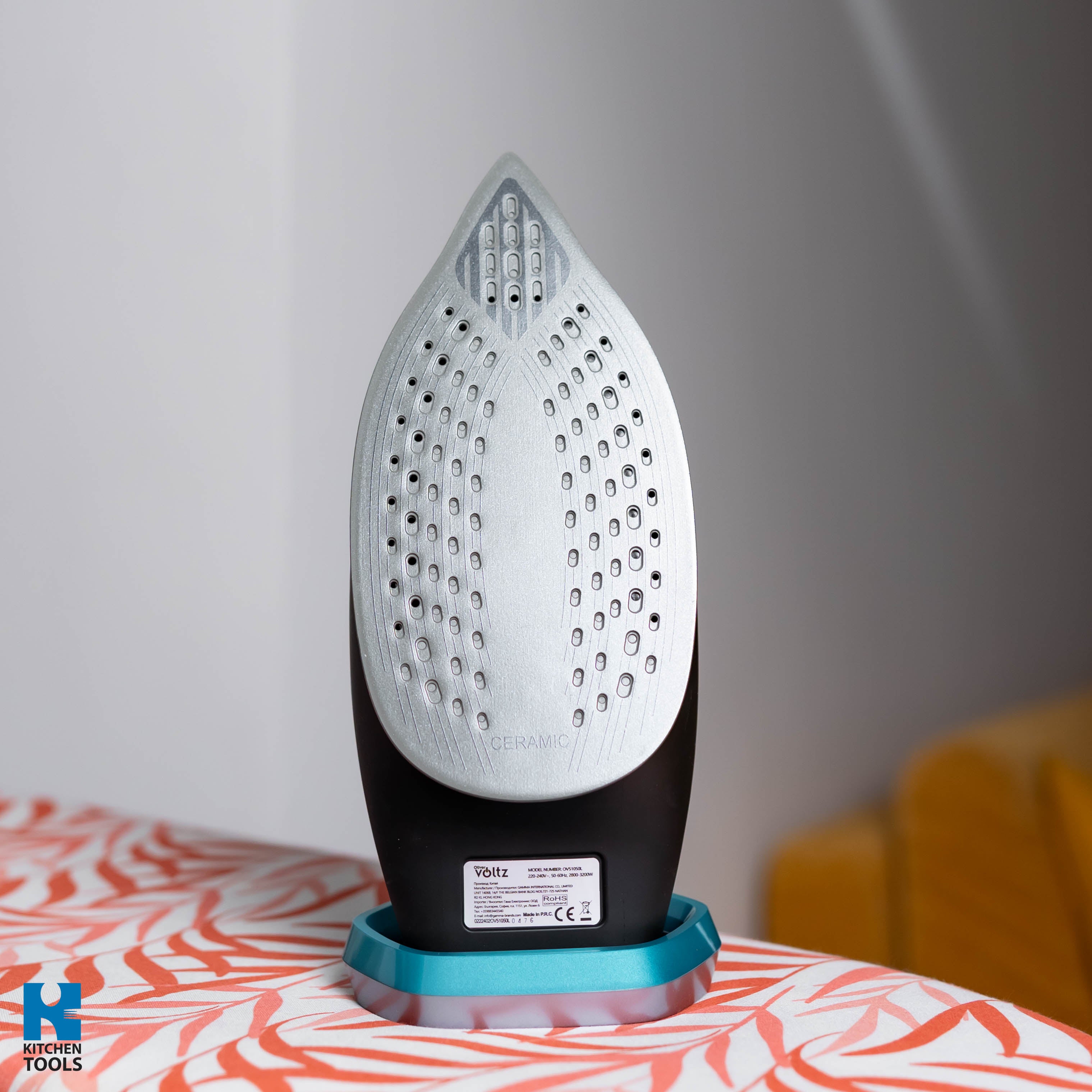 Fier de calcat, 3200W, anti calcar, vertical/orizonatal, 350ml, ceramic, incalzire rapida, Oliver Voltz, albastru