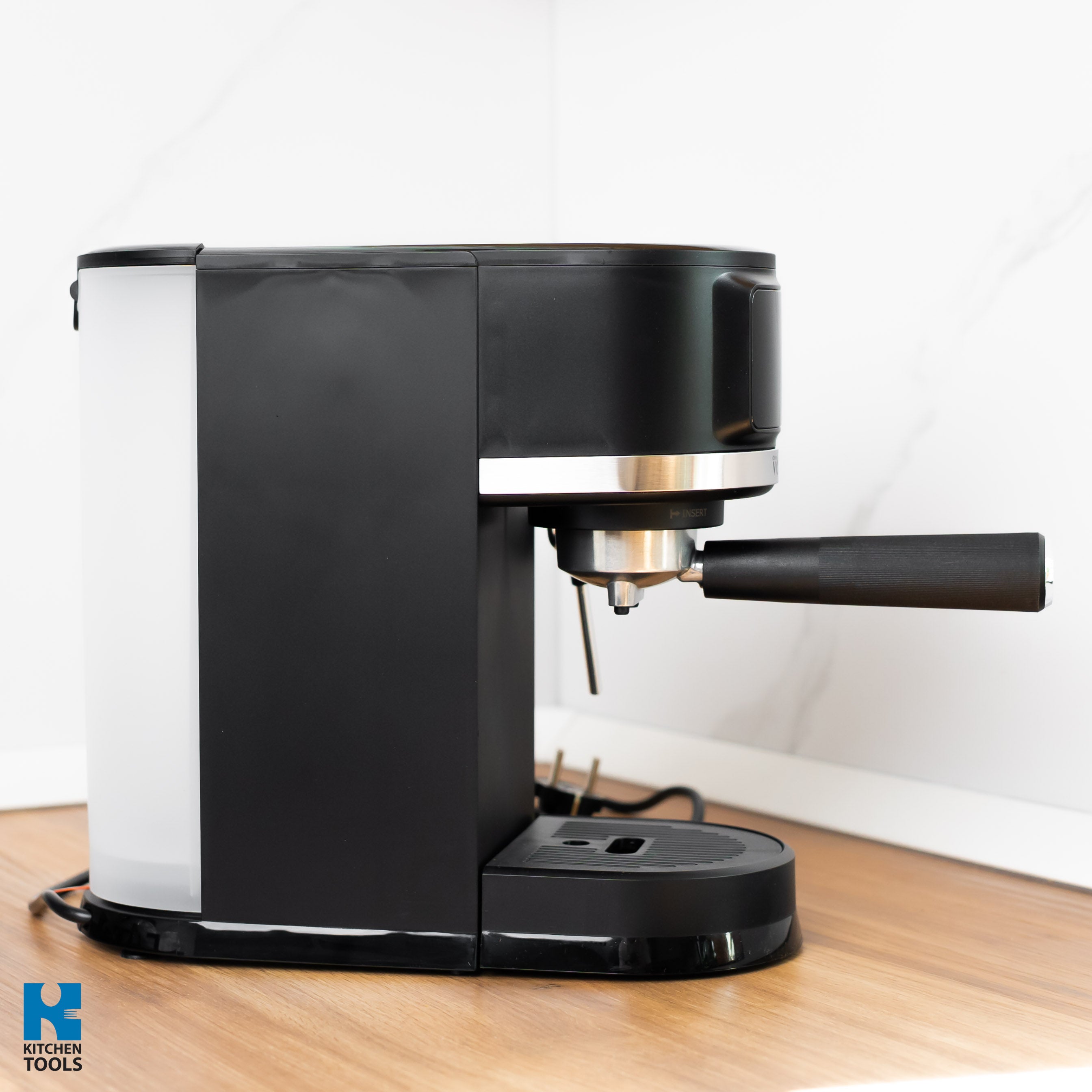 Espressor manual, 20 Bari, rezervor 1.2L, display LED, Functie Spumare, Oliver Voltz