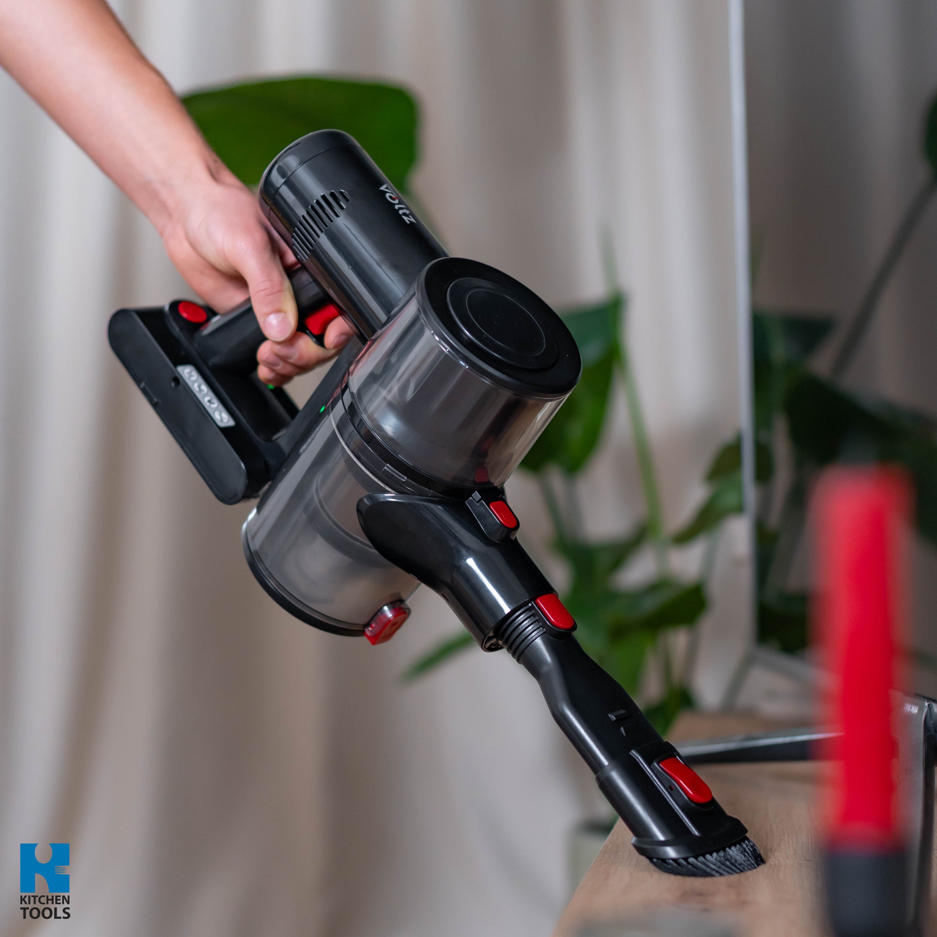 Aspirator VERTICAL fara fir 2in1, 150W, 16.5KPA, 0.7litri, 2 trepte, 45 min, perie iluminata, 4 accesorii, Oliver Voltz