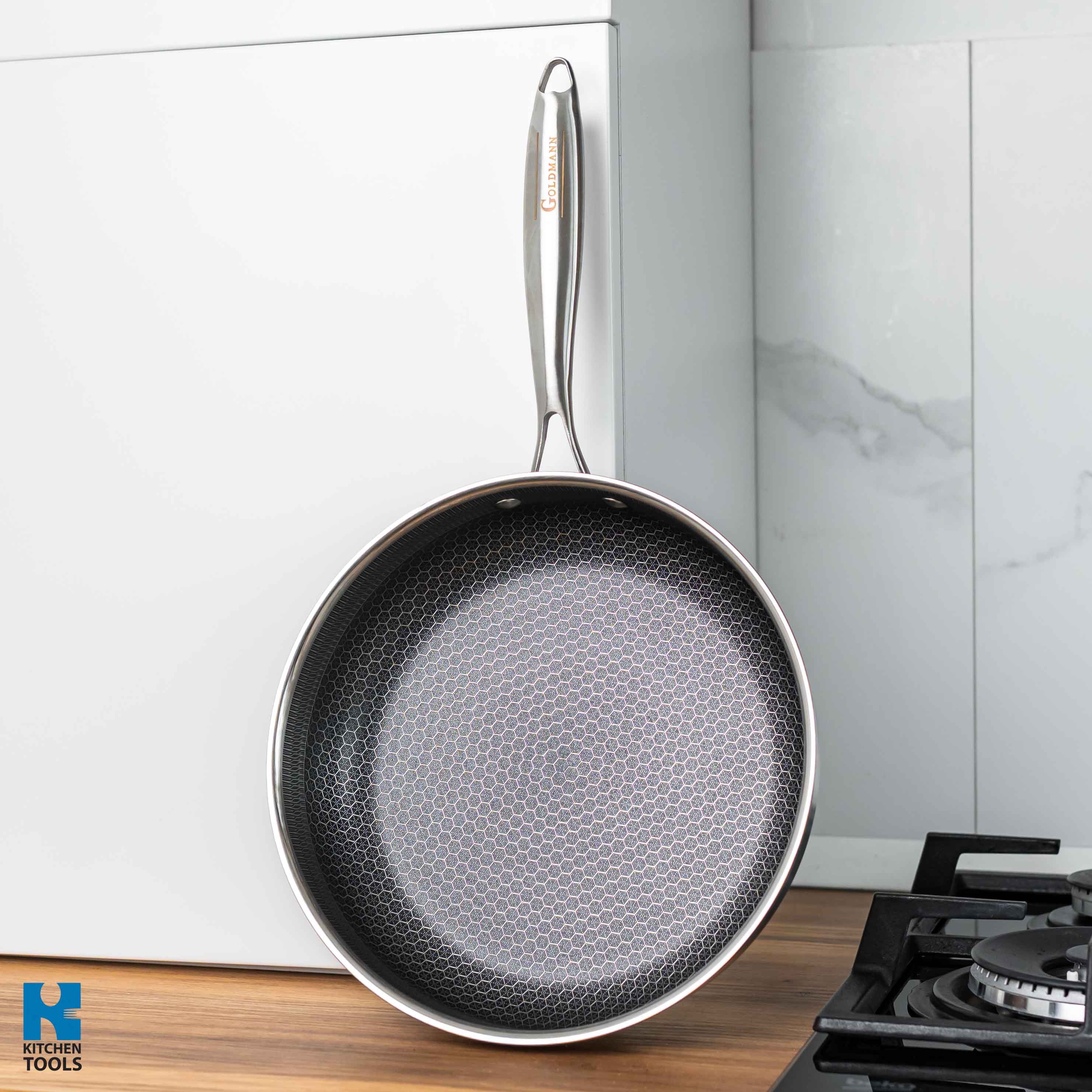 Tigaie inalta hybrid FUSIONHEX PRO, 24x6cm, capac sticla, suprafata anti-zgarieturi, antiaderenta, inox 18/10, Goldmann