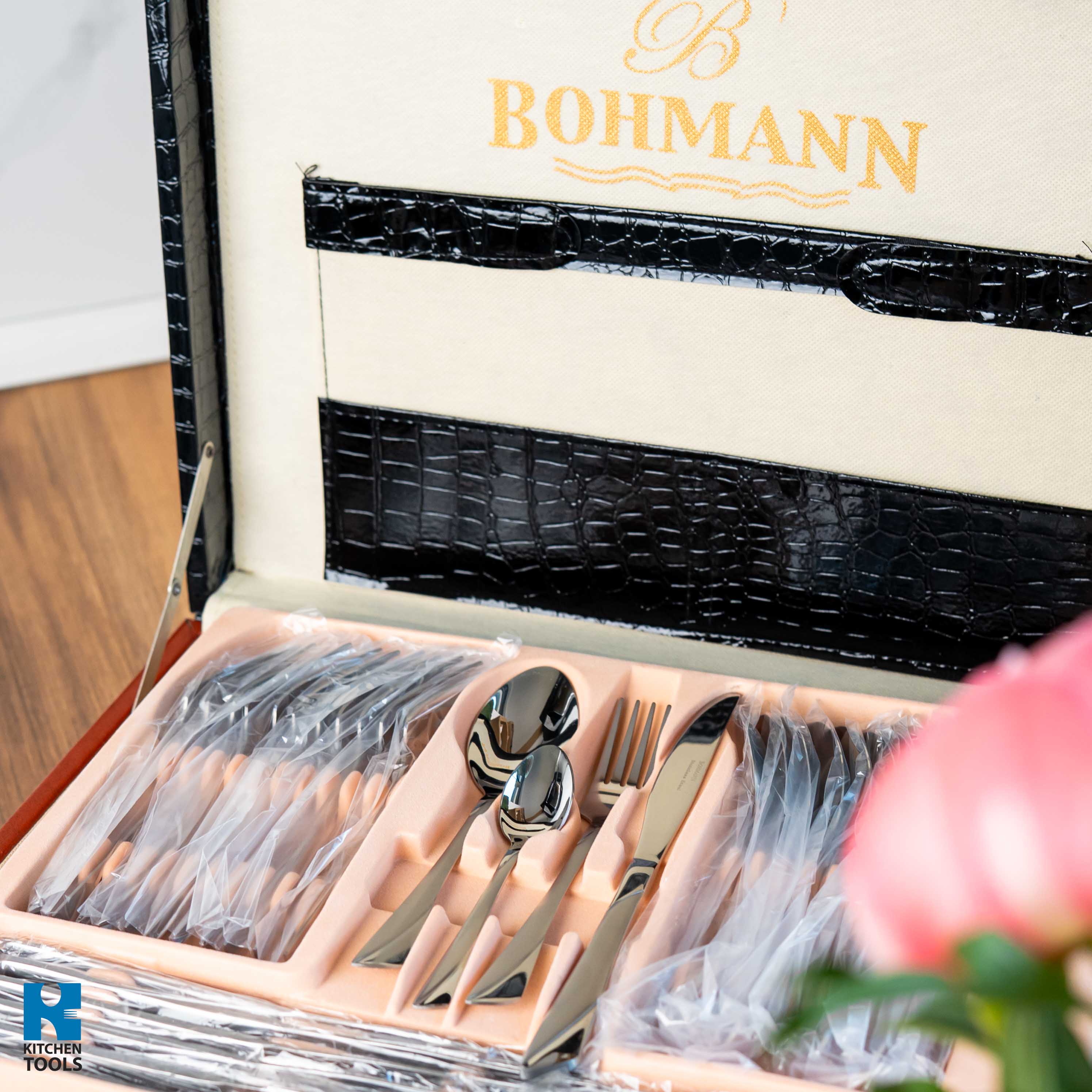 Set tacamuri din inox 72 piese Bohmann, cu diplomat negru, model satinat