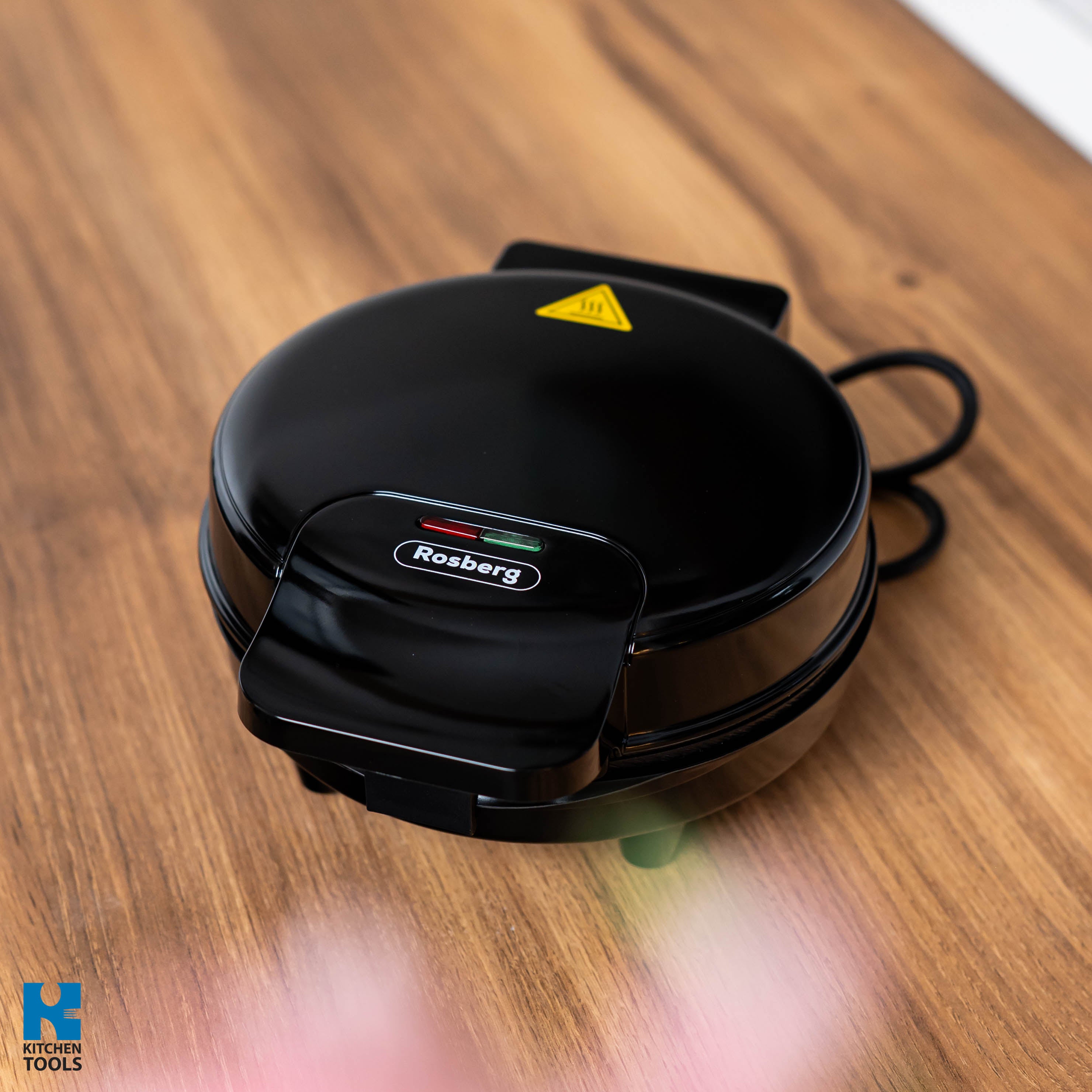 Aparat pentru bubble waffle Rosberg, 1000W, negru, cu picioruse anti-alunecare, invelis interior non-stick