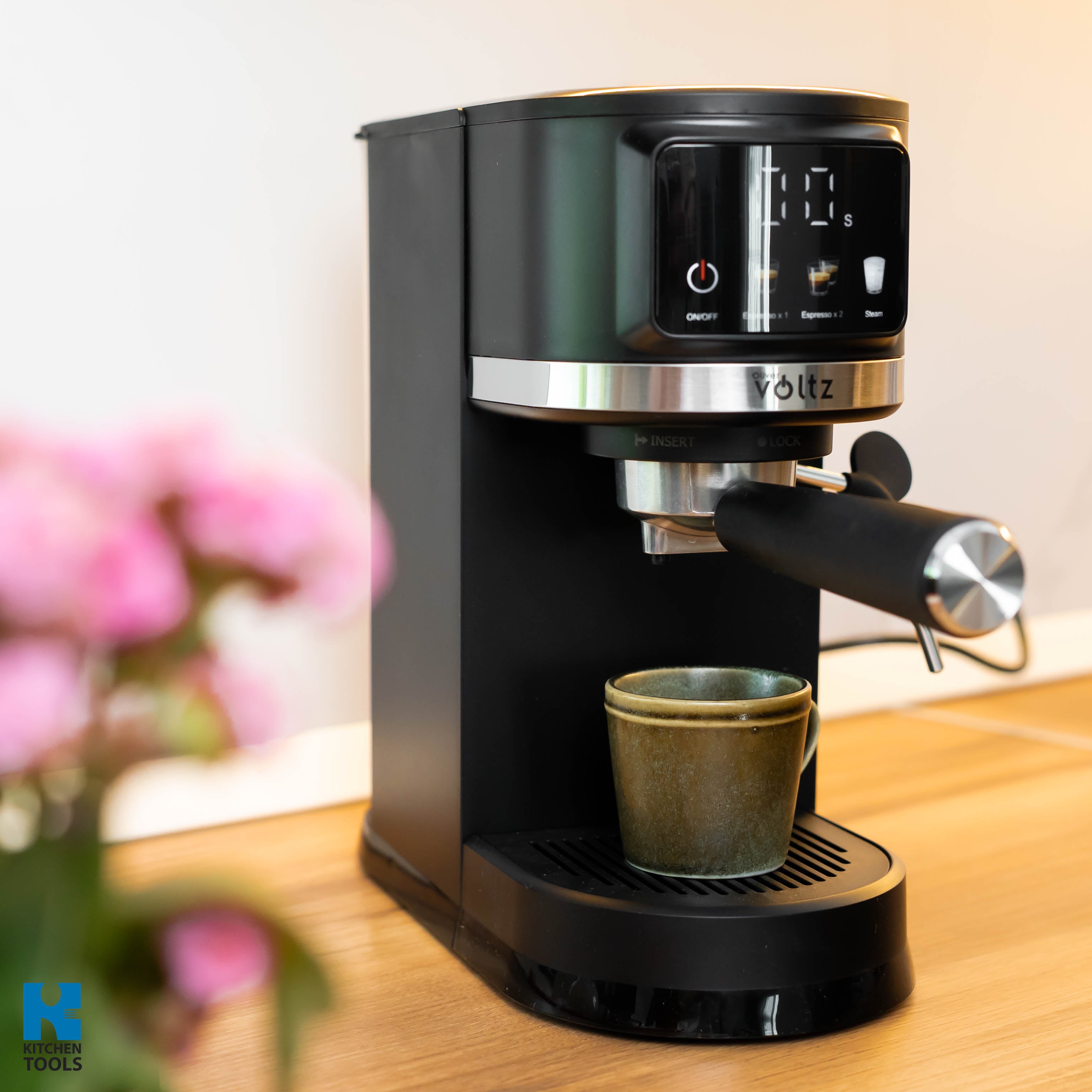 Espressor manual, 20 Bari, rezervor 1.2L, display LED, Functie Spumare, Oliver Voltz